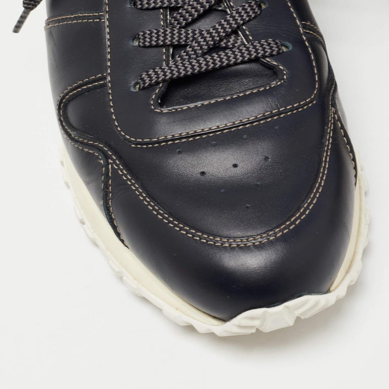 Louis Vuitton Navy Blue Leather Runaway Sneakers Size 39.5 For Sale at  1stDibs