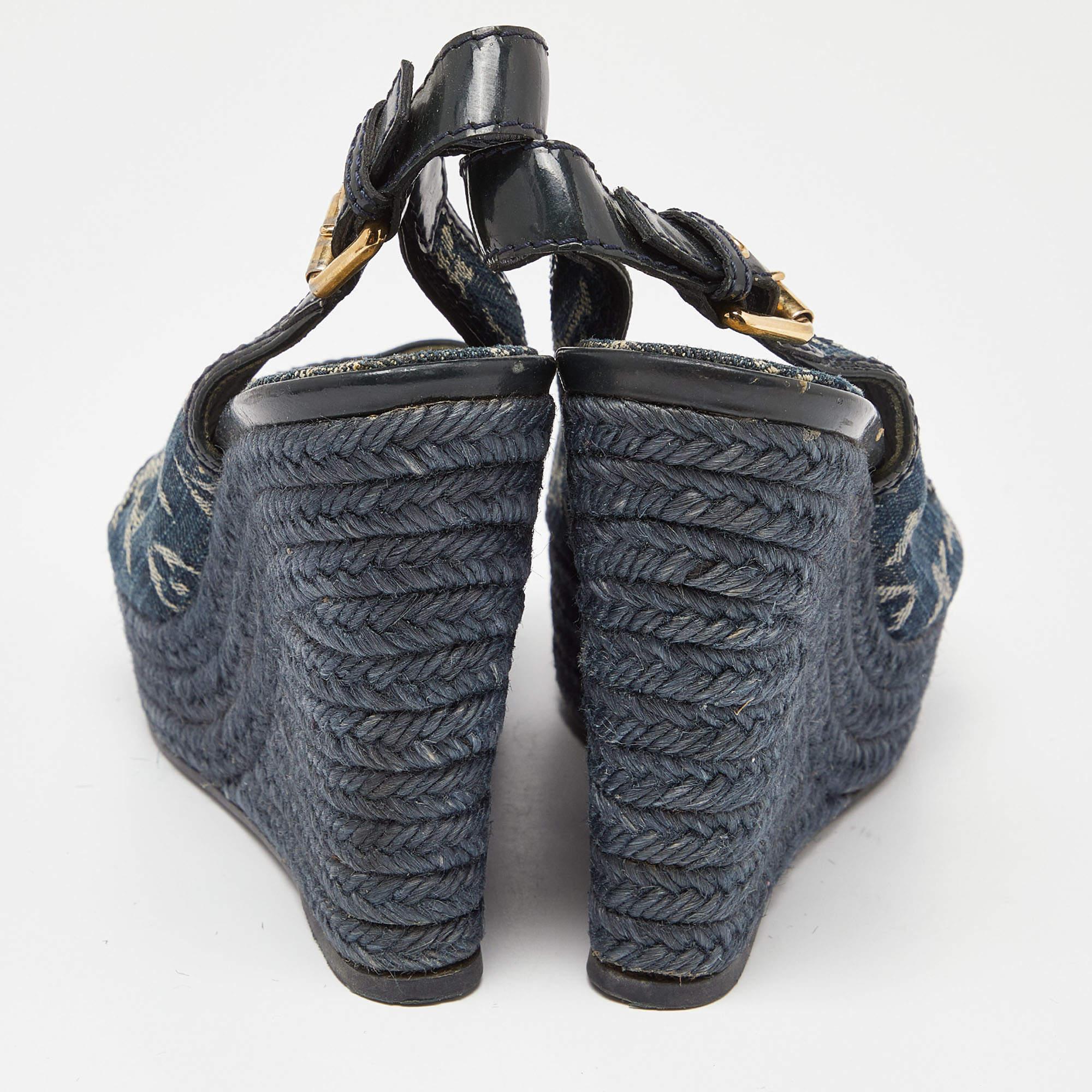 Escarpins espadrilles à talons compensés en denim bleu marine avec monogramme Louis Vuitton, taille 37 Pour femmes en vente