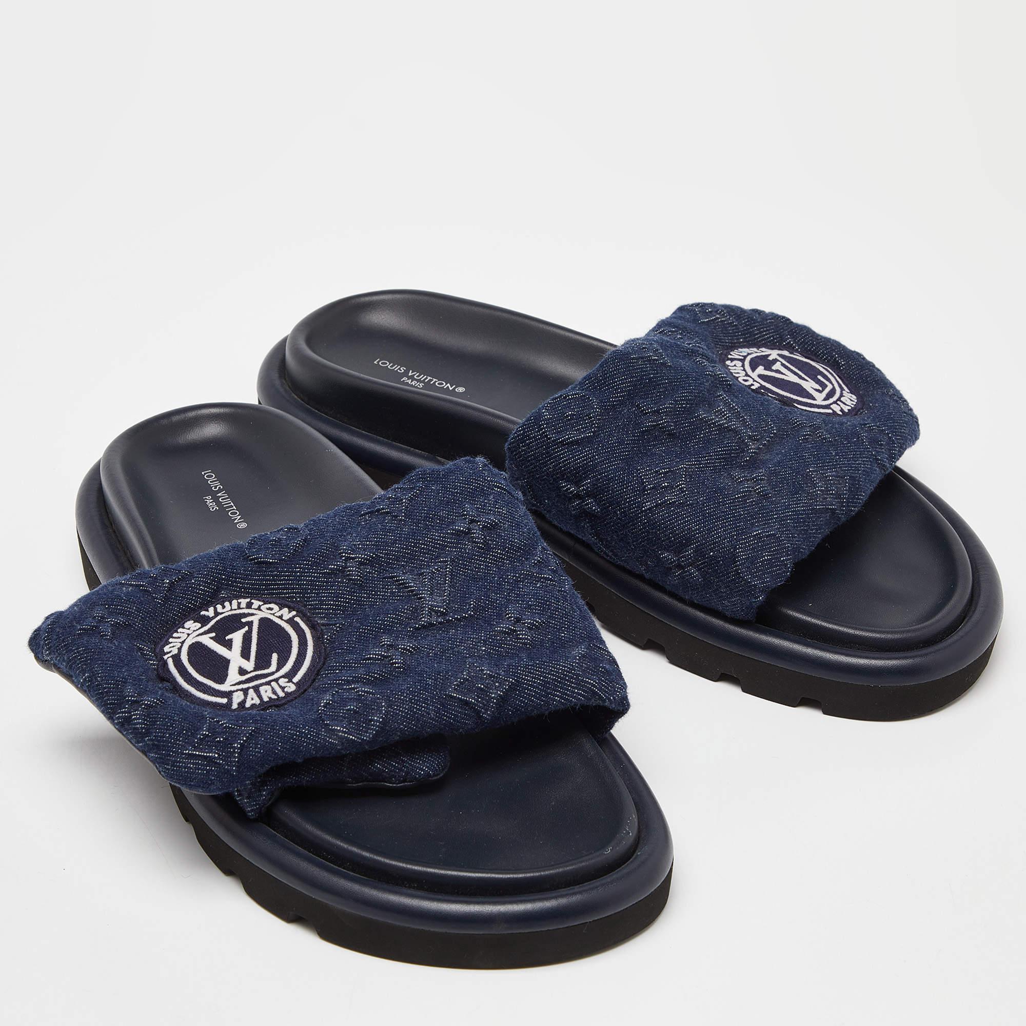 Louis Vuitton Navy Blue Monogram Denim Pool Pillow Velcro Flat Slides Size 40 In Excellent Condition In Dubai, Al Qouz 2