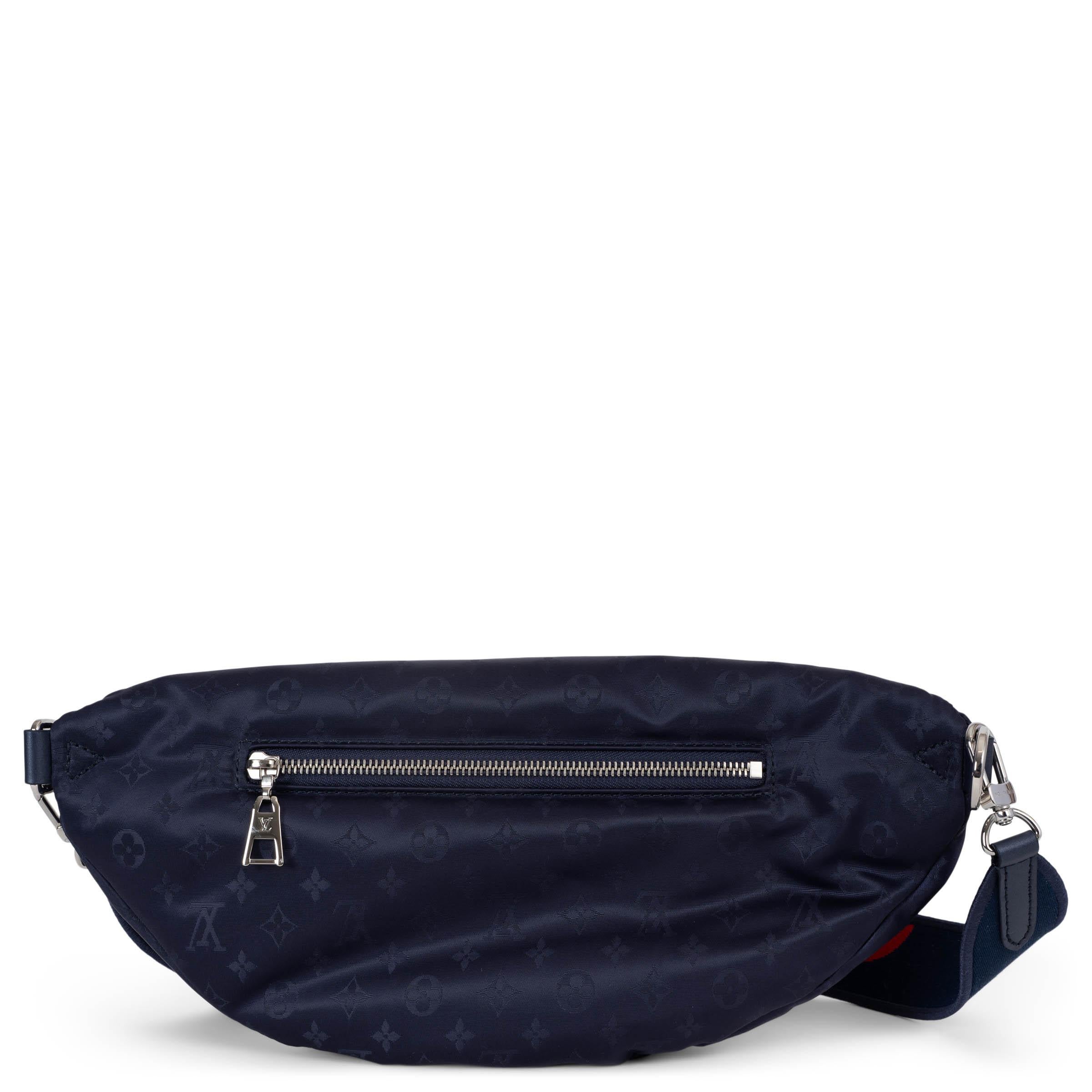 LOUIS VUITTON navy blue nylon LV SKI BUMBAG Belt Bag In Excellent Condition For Sale In Zürich, CH