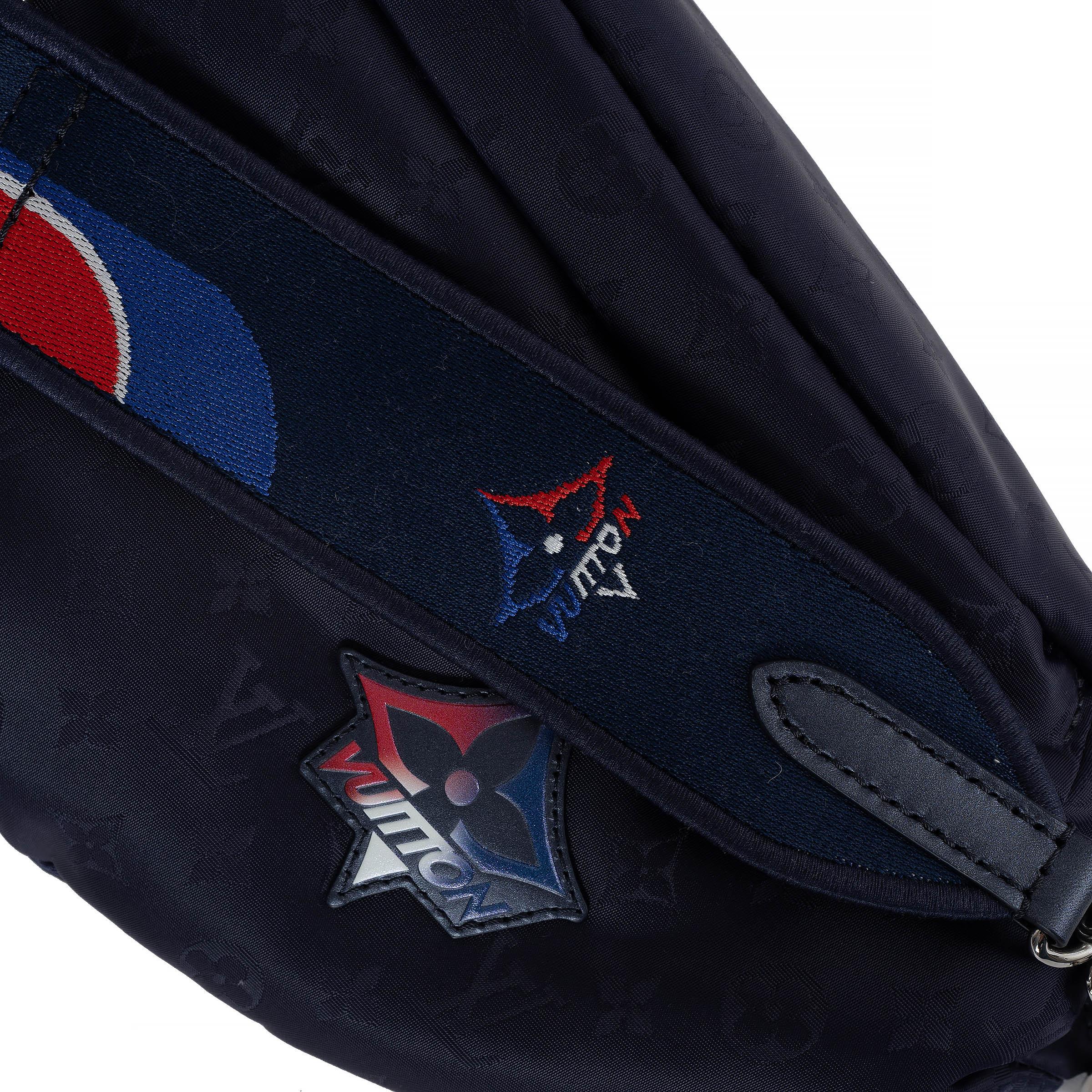LOUIS VUITTON navy blue nylon LV SKI BUMBAG Belt Bag For Sale 1