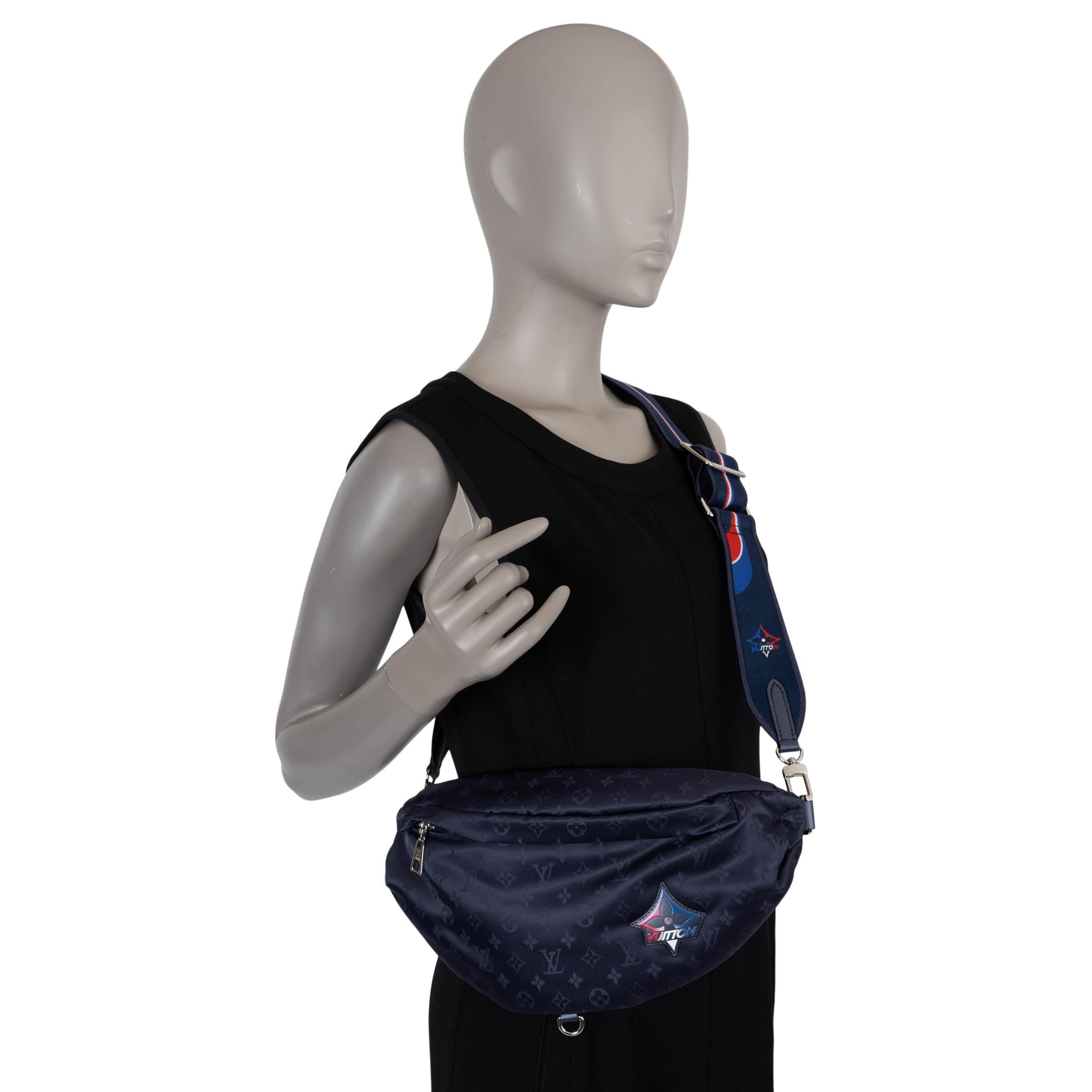 LOUIS VUITTON navy blue nylon LV SKI BUMBAG Belt Bag For Sale 3