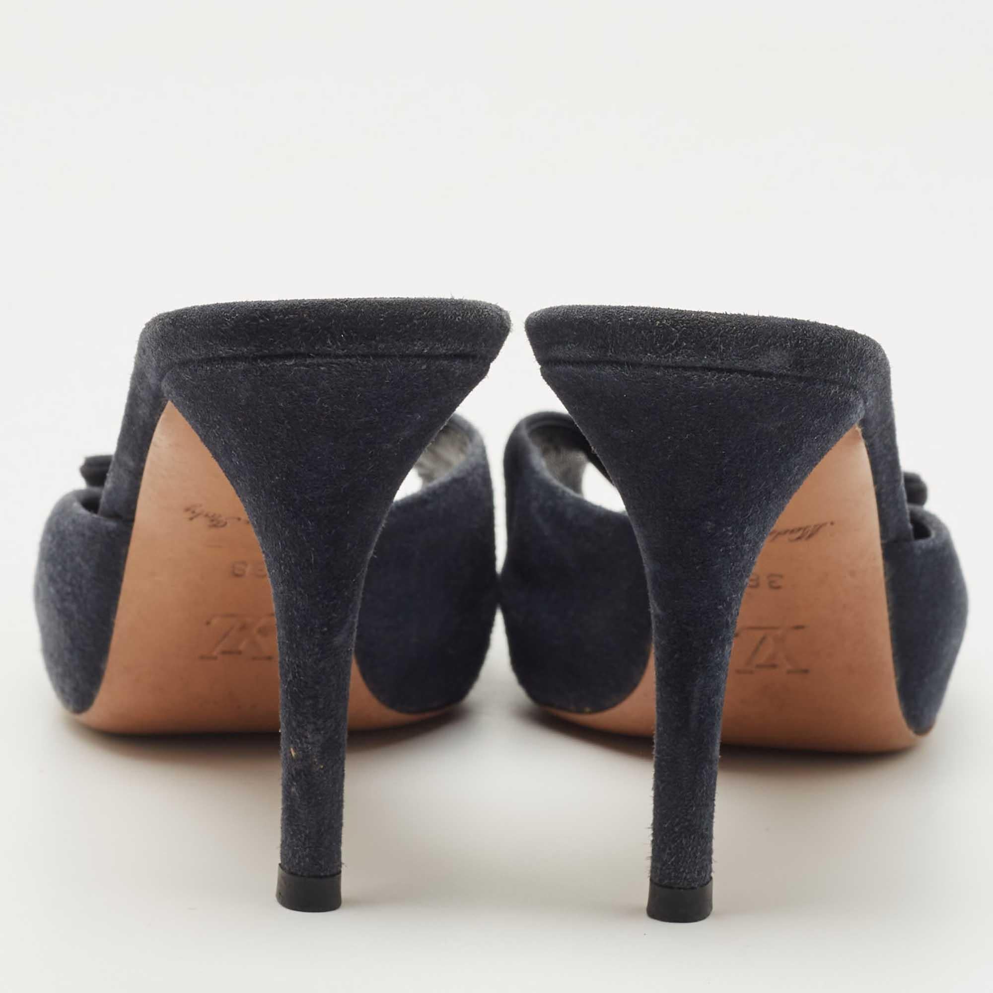 Black Louis Vuitton Navy Blue Suede Bow Slide Sandals Size 38 For Sale