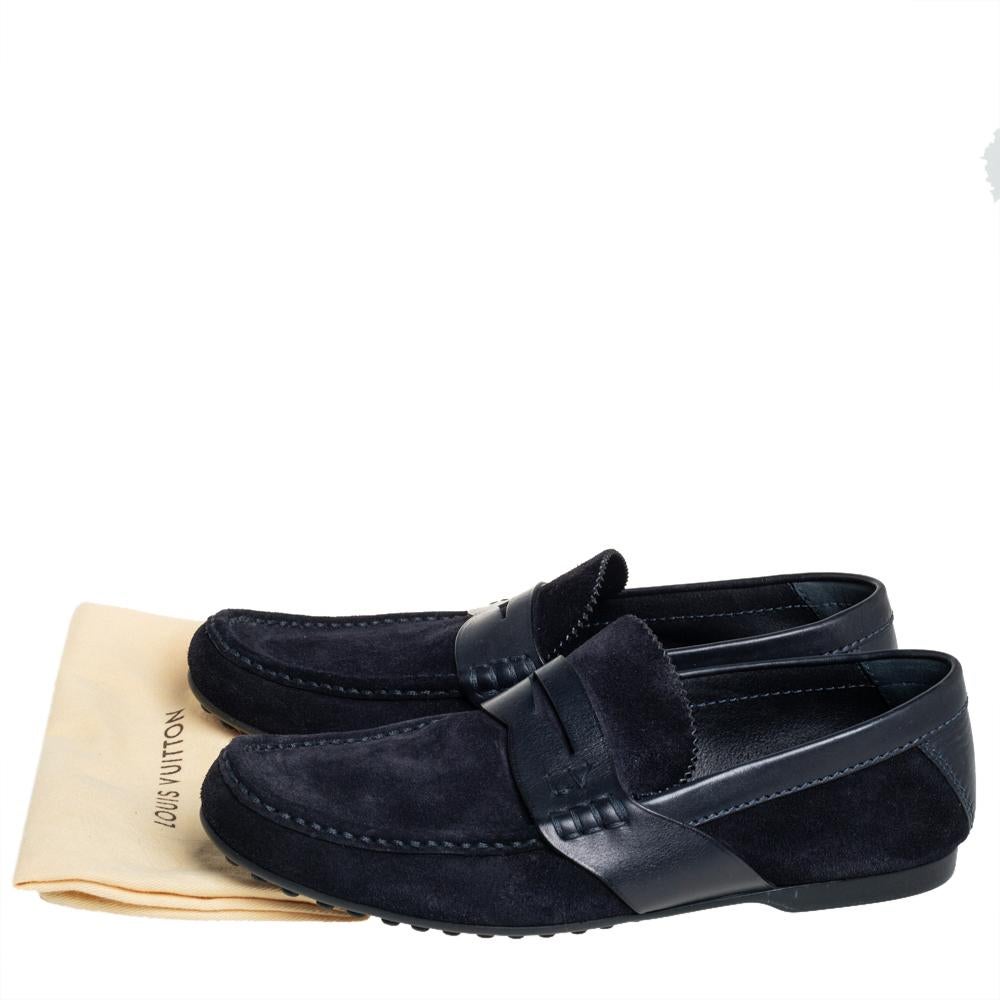 Louis Vuitton Navy Blue Suede Penny Loafers Size 41 In Good Condition In Dubai, Al Qouz 2