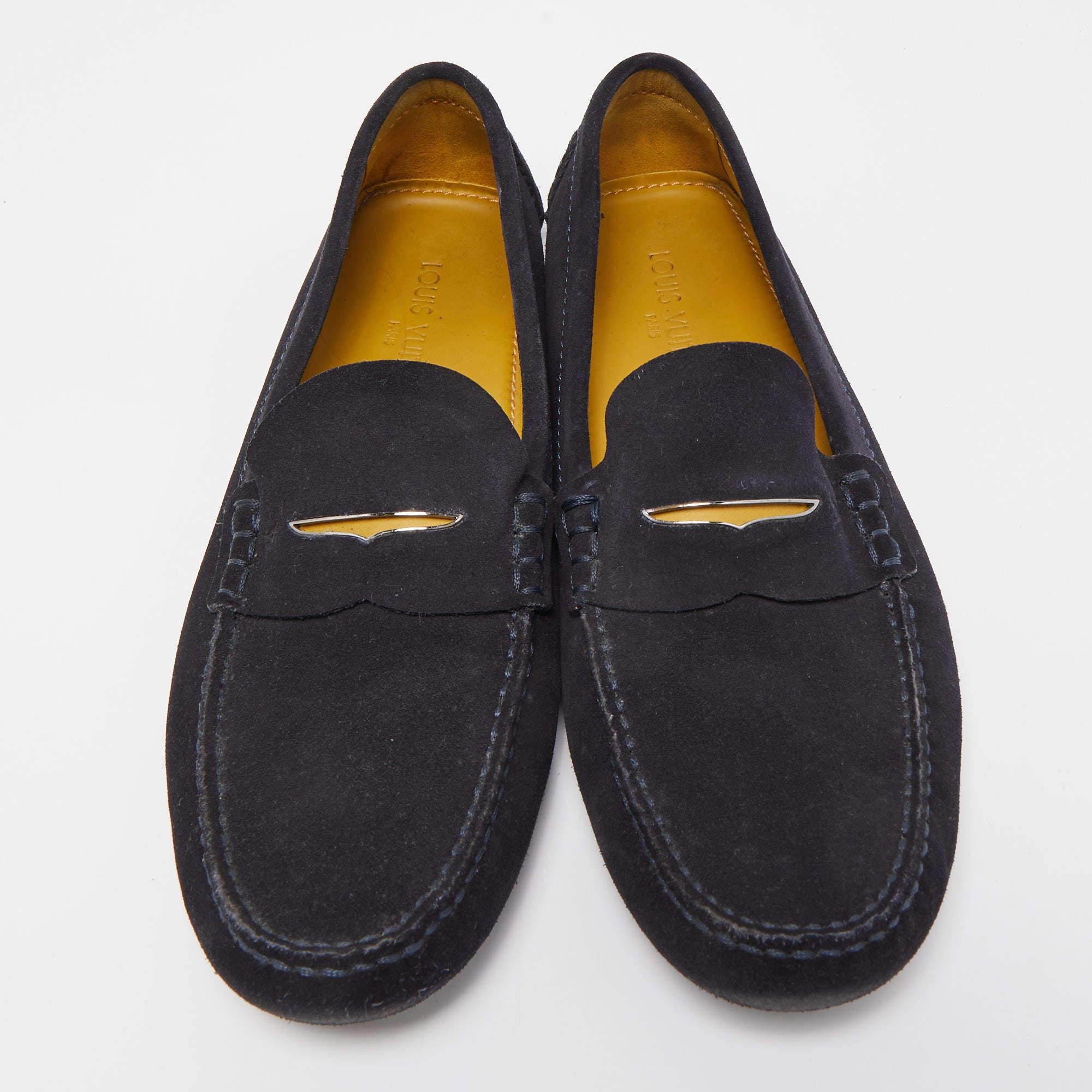 Practical, fashionable, and durable—these designer loafers are carefully built to be fine companions to your everyday style. They come made using the best materials to be a prized buy.

Includes: Original Dustbag

 