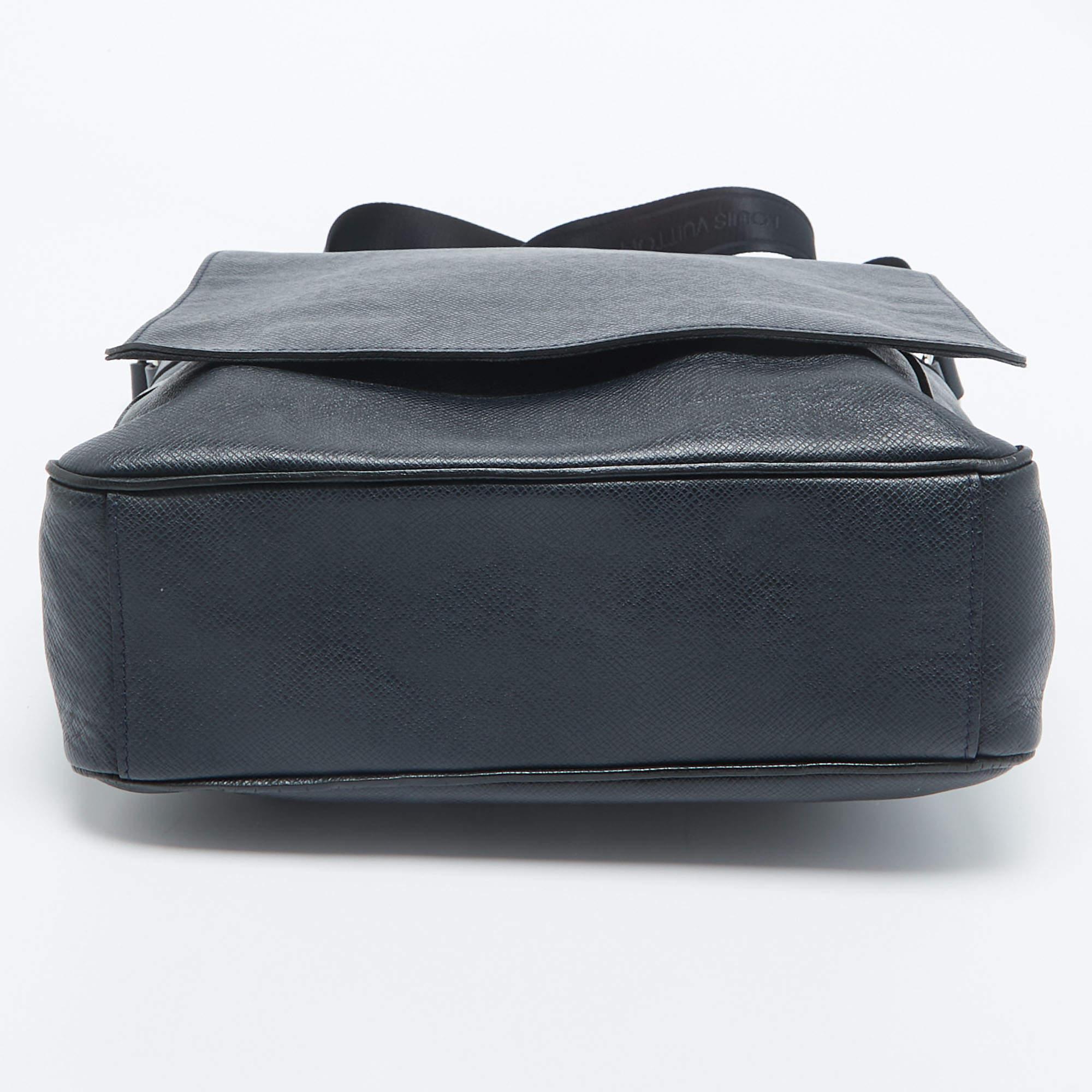 Louis Vuitton Navy Blue Taiga Leather Roman MM Bag 3