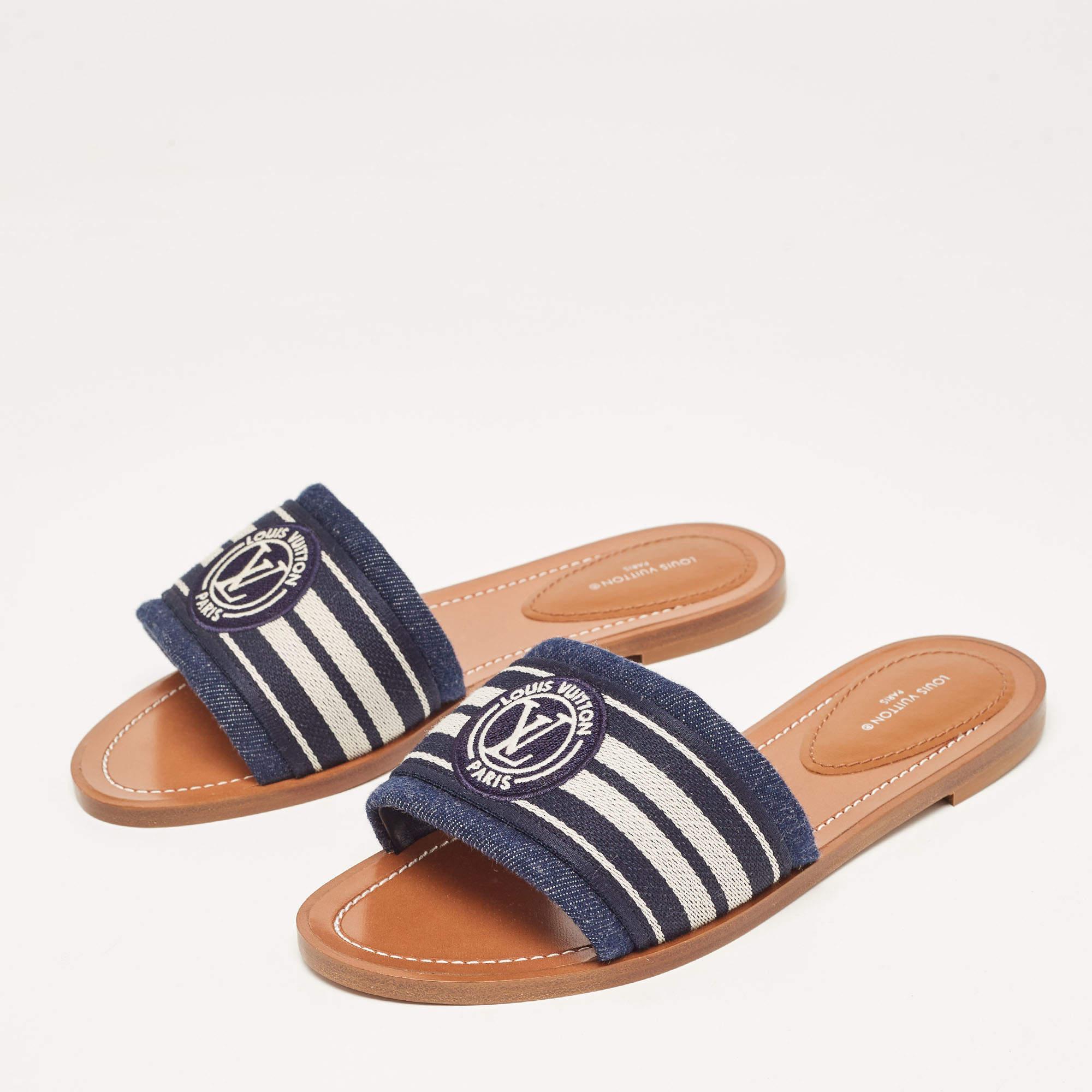 Enhance your casual looks with a touch of high style with these designer slides. Rendered in quality material with a lovely hue adorning its expanse, this pair is a must-have!

Includes: Original Dustbag