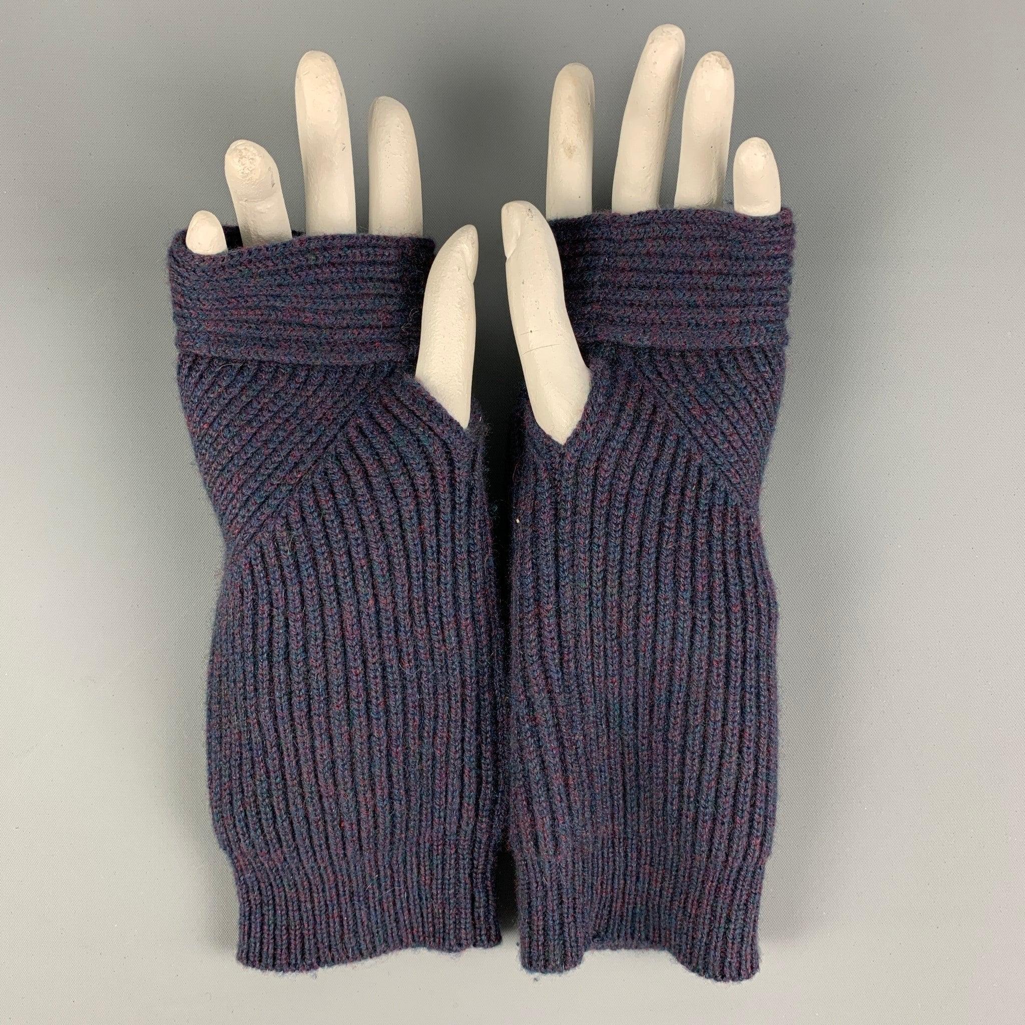 LOUIS VUITTON gloves comes in a navy & burgundy ribbed knit cashmere featuring a fingerless style. Made in Italy.
 Very Good
 Pre-Owned Condition. 
 

 Marked:  Size tag removed.  
 

 Measurements: 
  Width: 3.25 inches Length: 9.5 inches 
  
  
 