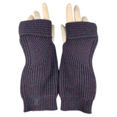 LOUIS VUITTON Navy Burgundy Ribbed Knit Cashmere Gloves