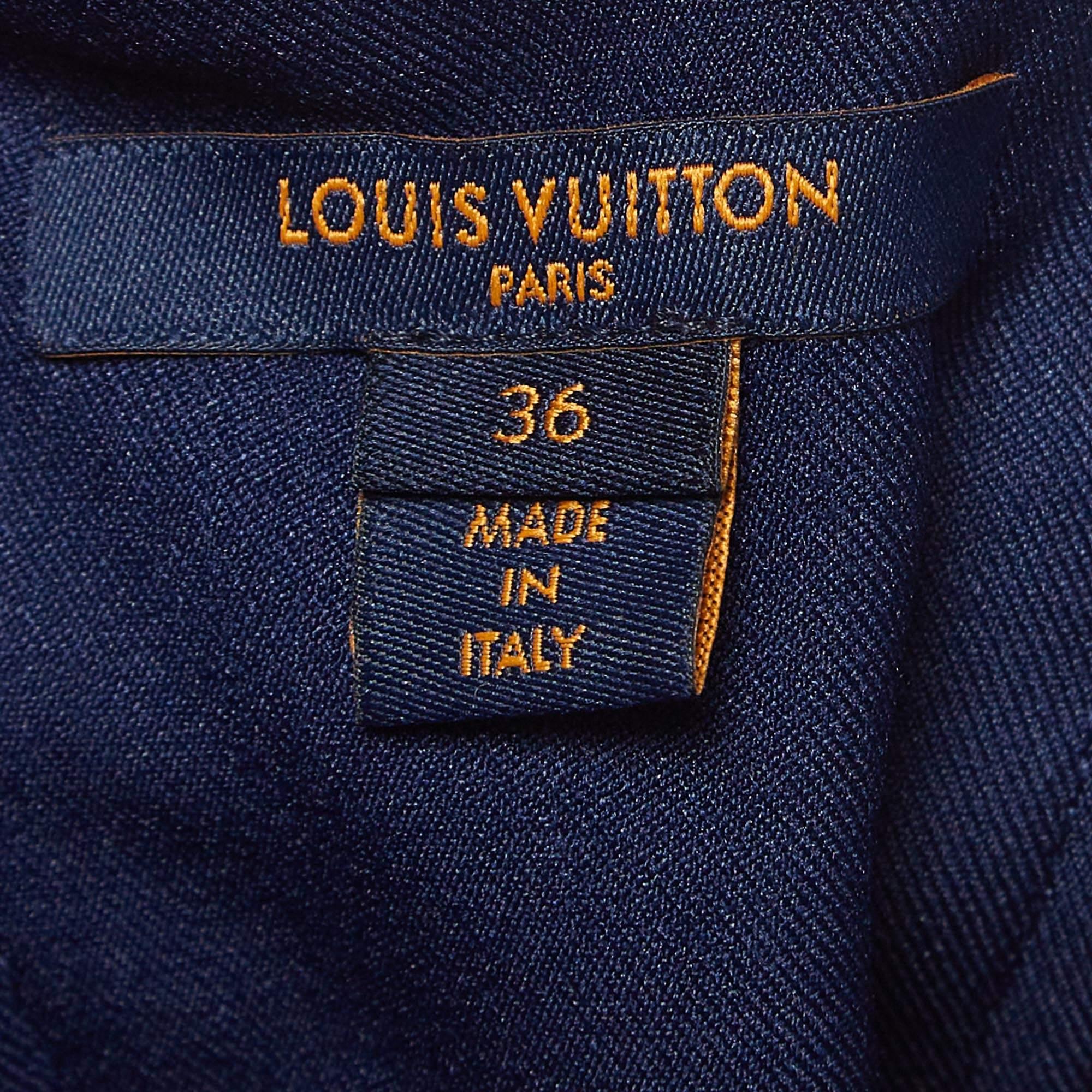 Louis Vuitton Navy Button Detailed Shorts S In Good Condition In Dubai, Al Qouz 2