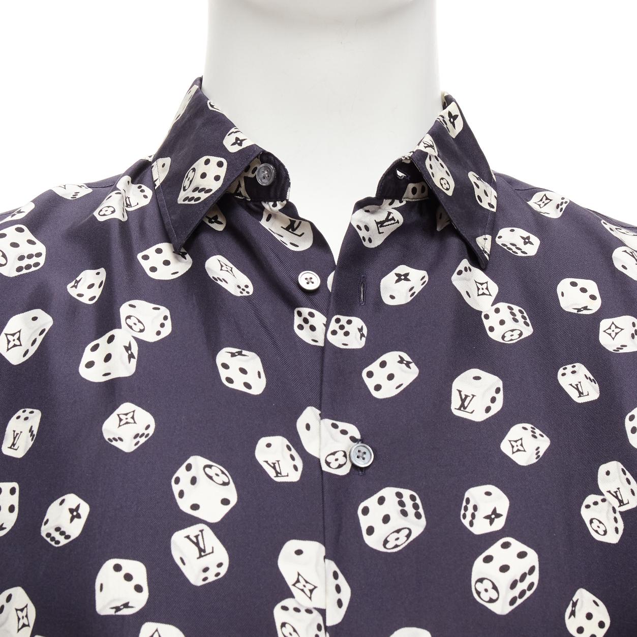 LOUIS VUITTON navy cream 100% silk LV logo dice print regular fit shirt M
Reference: TGAS/D01122
Brand: Louis Vuitton
Material: Silk
Color: Navy, Cream
Pattern: Abstract
Closure: Button
Extra Details: Similar print at back.

CONDITION:
Condition: