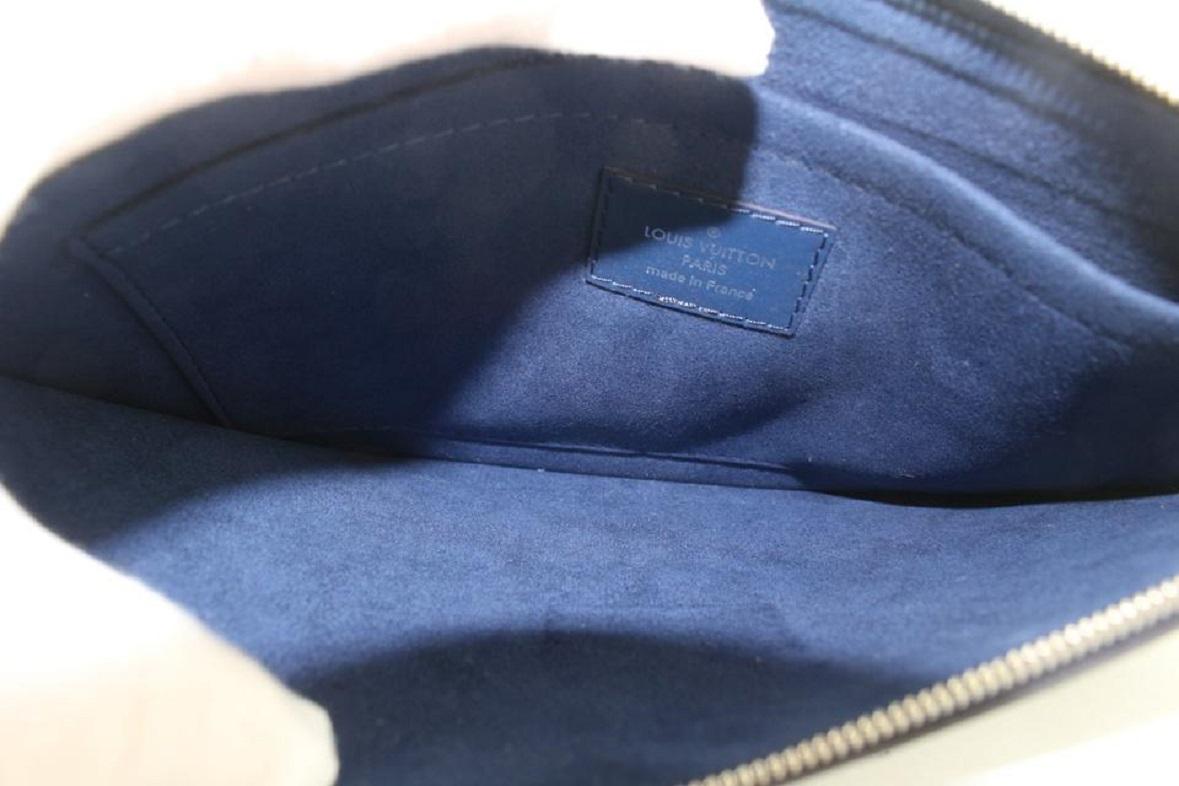 Louis Vuitton Marineblau Epi Leder Neverfull Pochette GM Handgelenkstasche in Indigoblau im Zustand „Gut“ im Angebot in Dix hills, NY