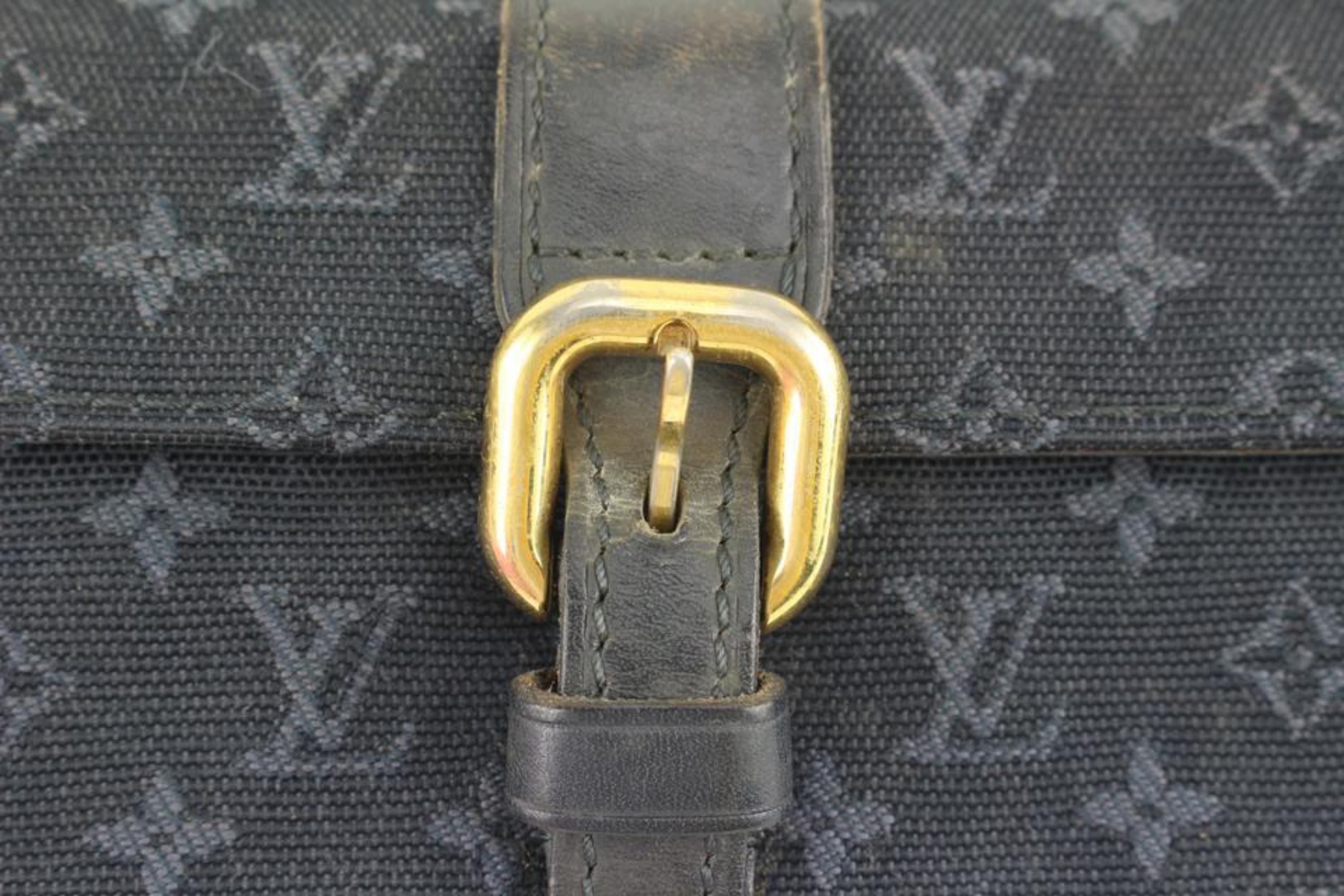 Louis Vuitton Navy Mini Lin Juliette MM Crossbody Bag 2LV1012 For Sale 2