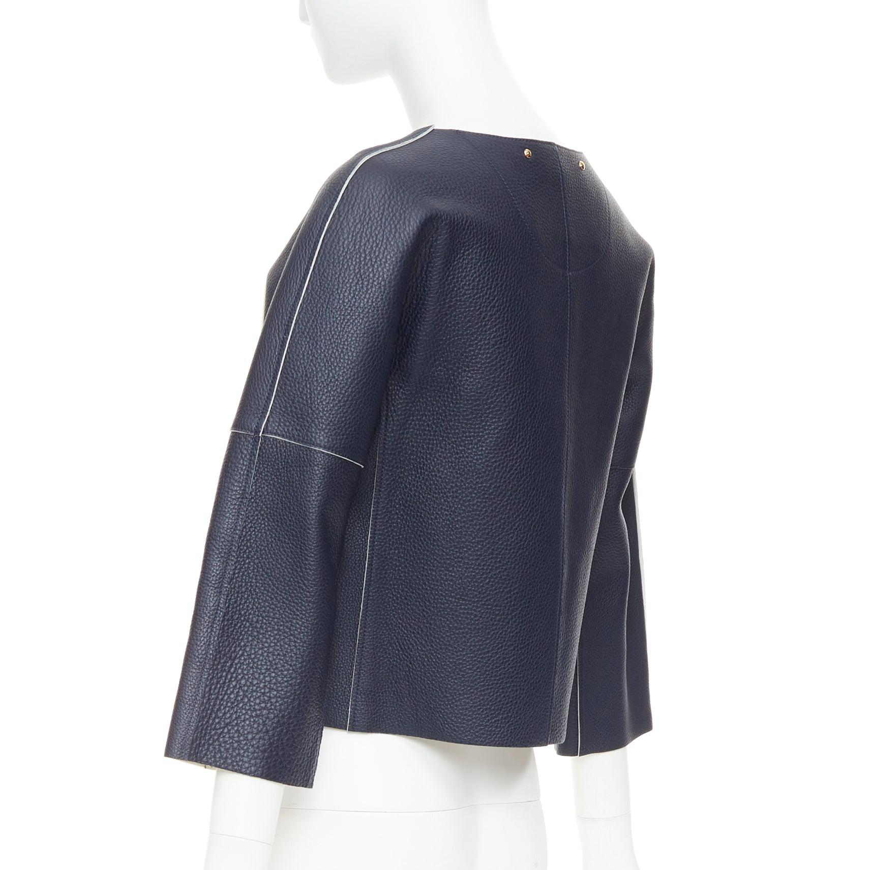 LOUIS VUITTON blouson en cuir texturé marine écru à nouer sur le devant FR36 M en vente 2