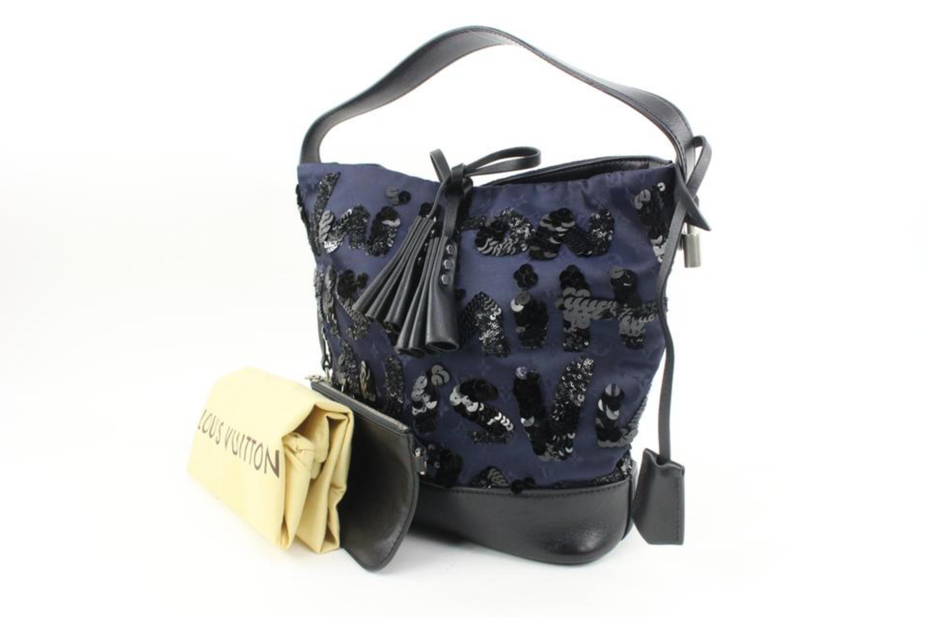 Louis Vuitton Navy Sequin Spotlight NN14 Bucket Bag with Pouch 84lv225s For Sale 4