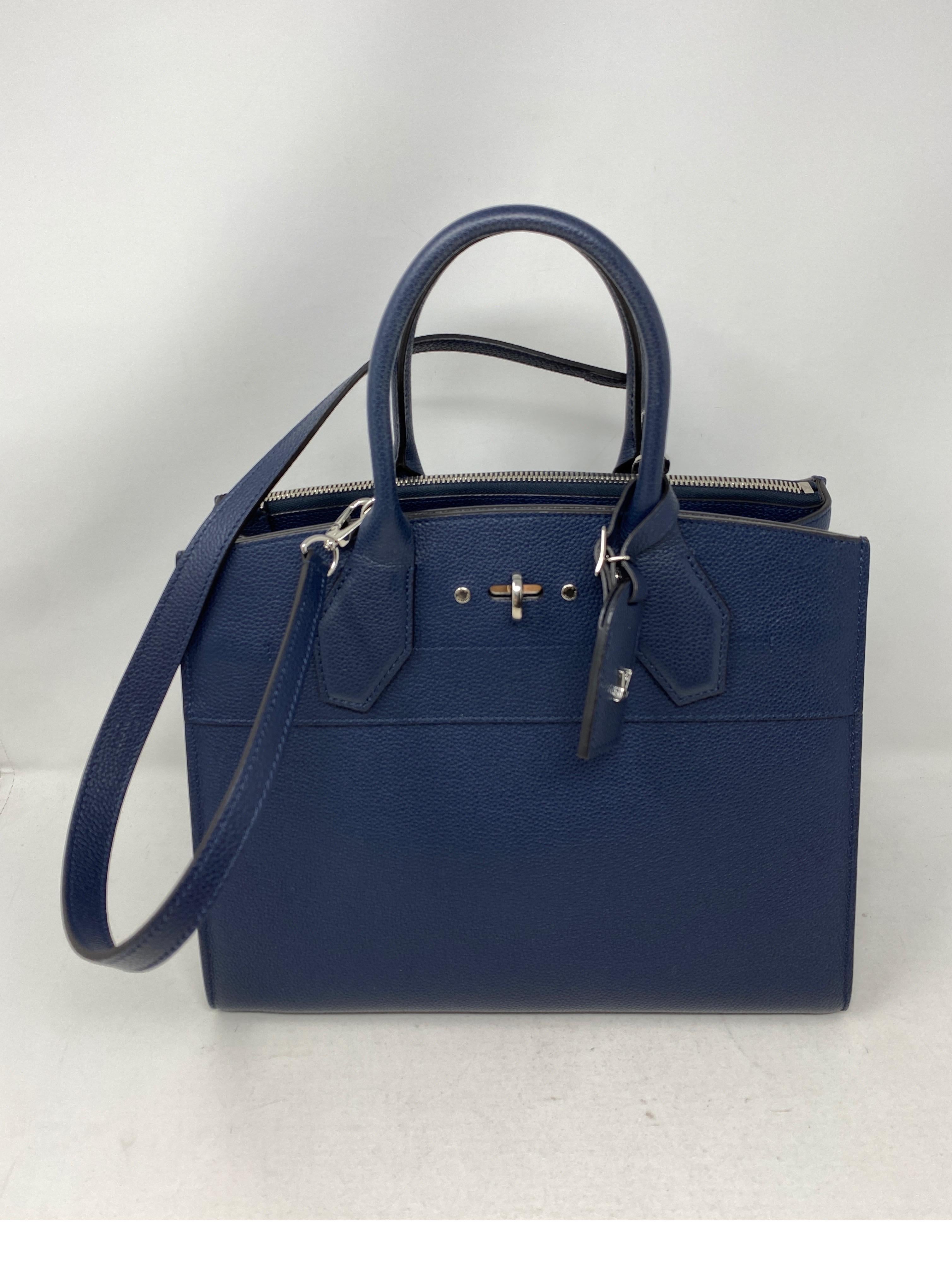 Louis Vuitton Navy Steamer Bag In Excellent Condition In Athens, GA