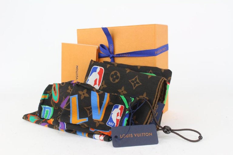 Ensemble masque et bandana Louis Vuitton NBA Monogram 34lvs722 En vente sur  1stDibs