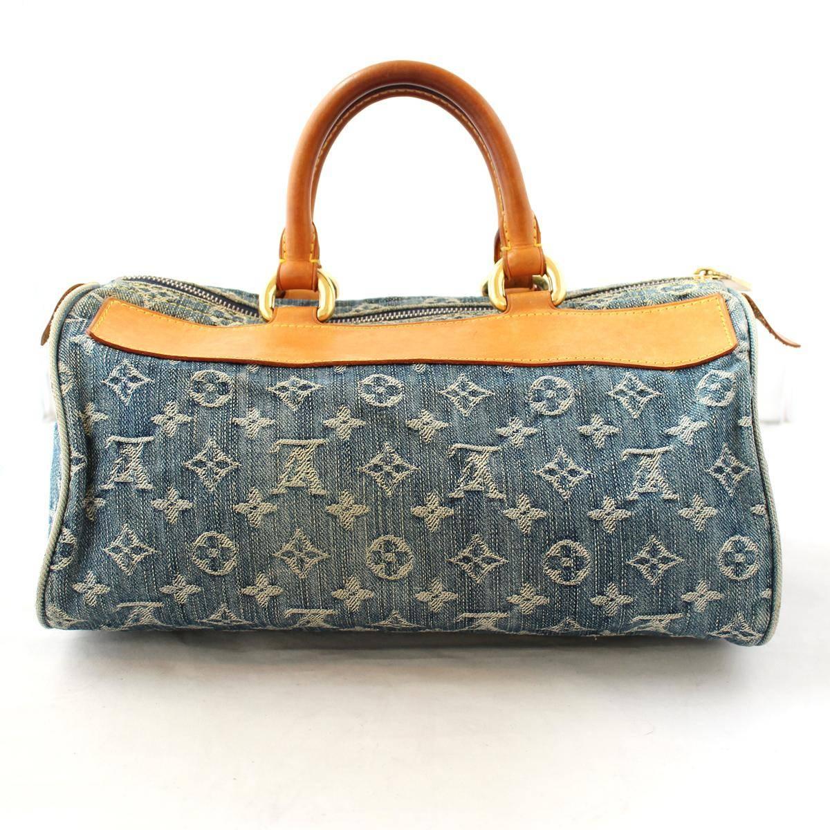 Funny and different Louis Vuitton bag
Speedy 30 bag
2006 Marc Jacobs special edition
TLeather
Denim textile with LV Monogram
Three external pockets
Zip closure
Internal pocket
Cm 30 x 15 x 16  (11.8 x 5.9 x 6.2 inches)
Worldwide express shipping