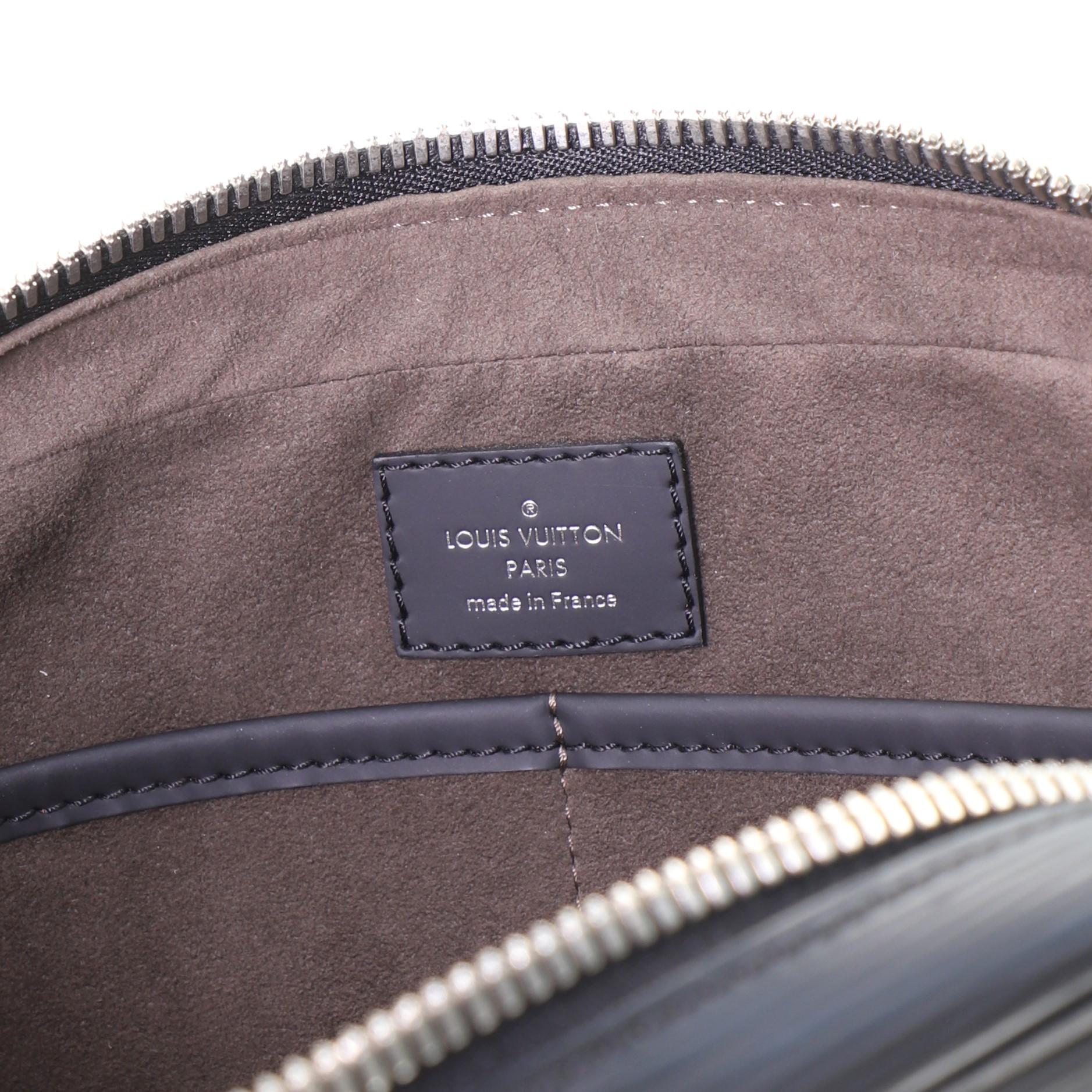 Louis Vuitton Neo Hoche Clutch Epi Leather 2