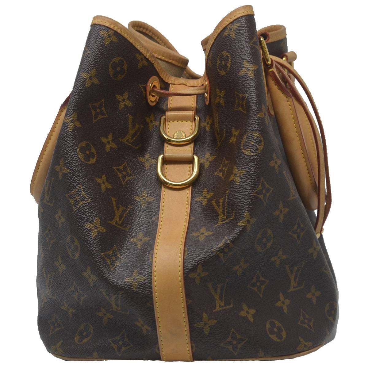 Company - Louis Vuitton
Model - LEO Bucket Handbag
Color - Brown
Stamp Code - S1184
Material - Monogrammed Canvas
Measurements - 12