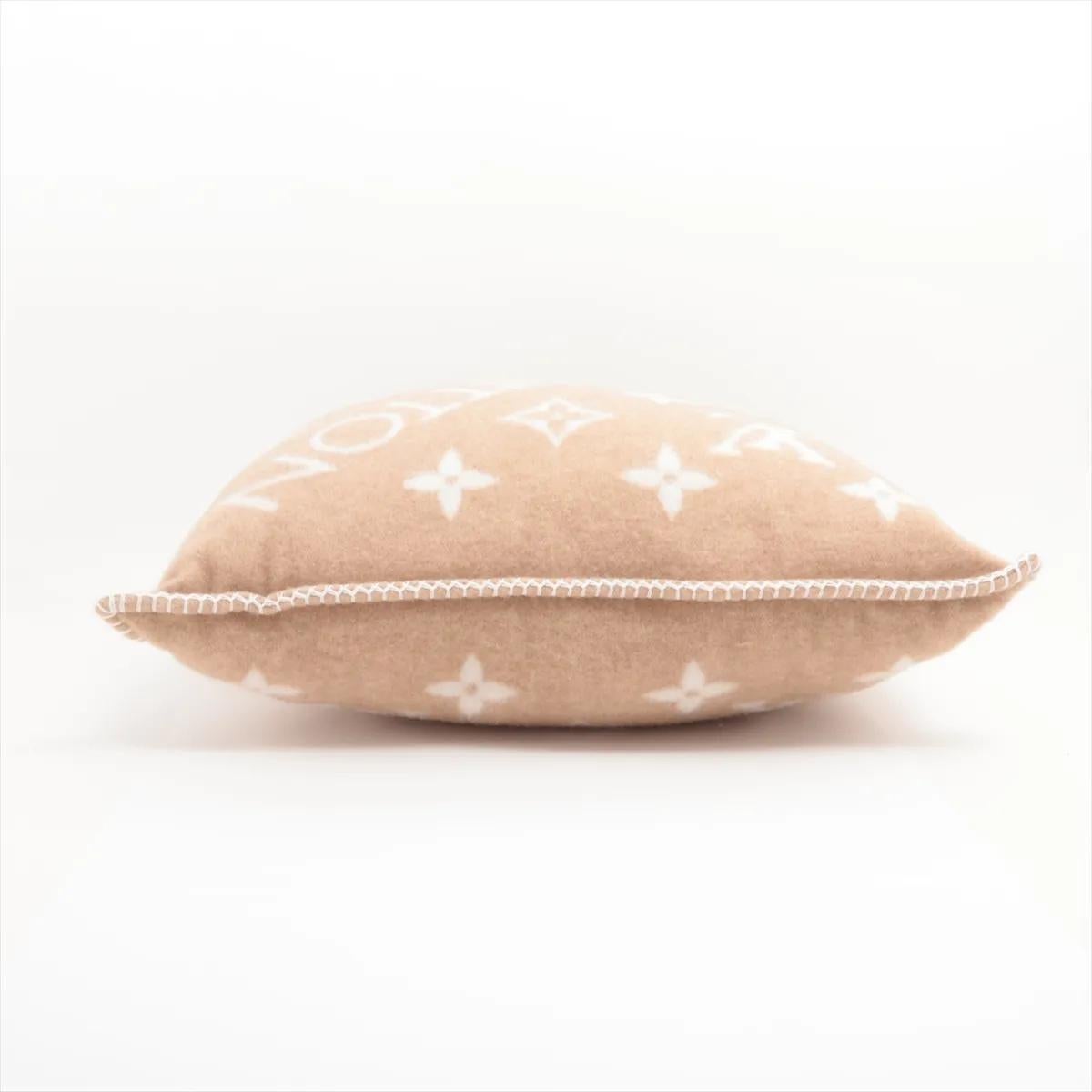Donna Cuscino Louis Vuitton Neo Monogram Beige in vendita