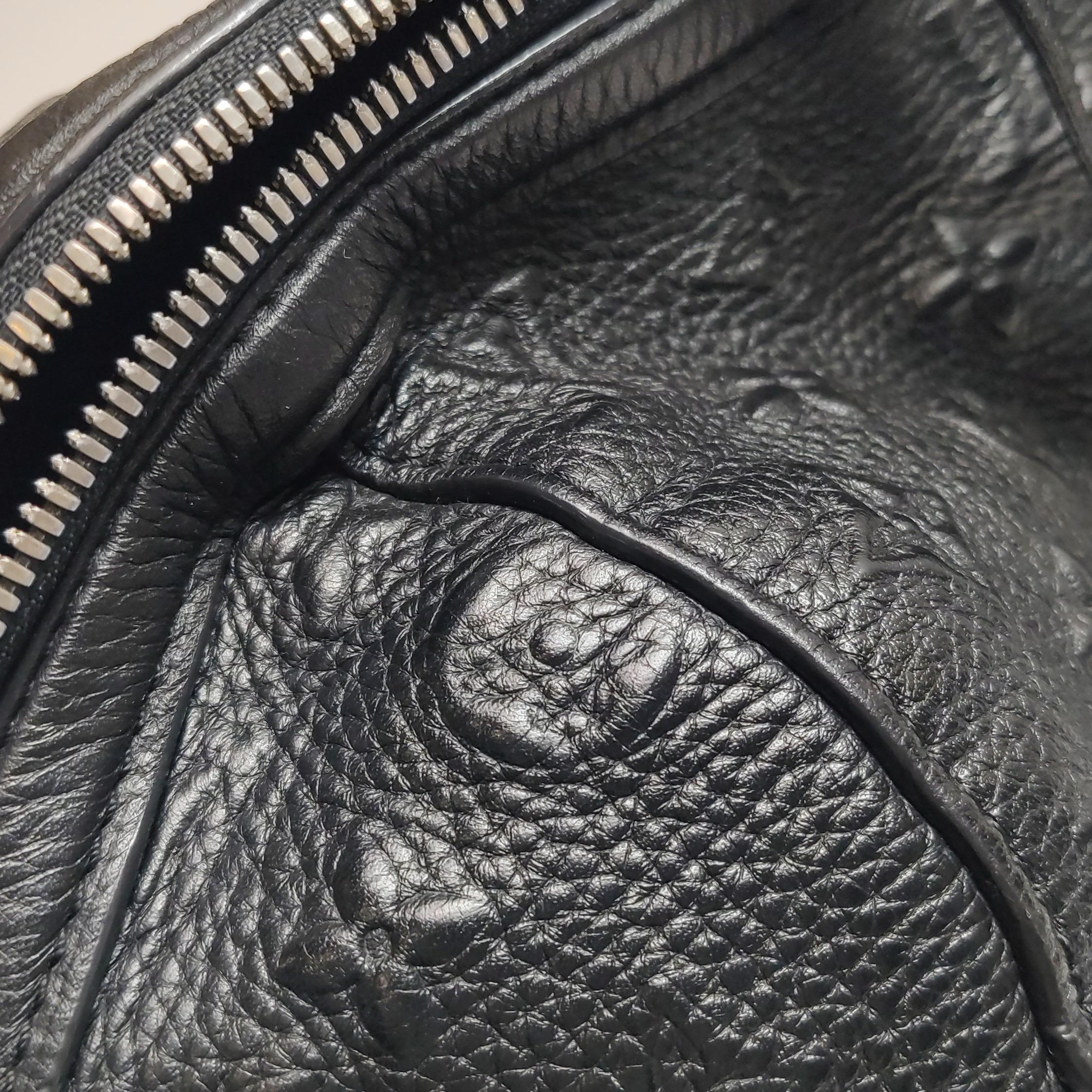 Louis Vuitton Neo Papillon Revelation GM Borsa a tracolla in pelle nera in vendita 13