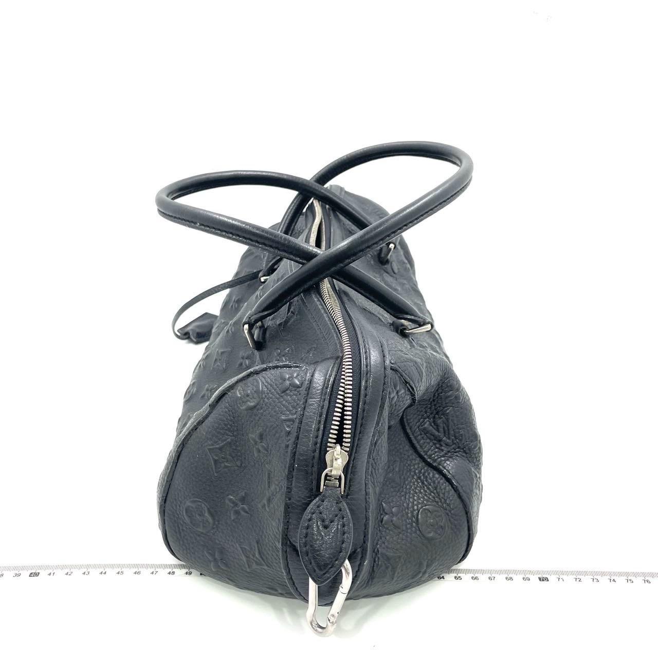 Louis Vuitton Neo Papillon Revelation GM Schwarze Leder Umhängetasche mit Riemen im Angebot 1