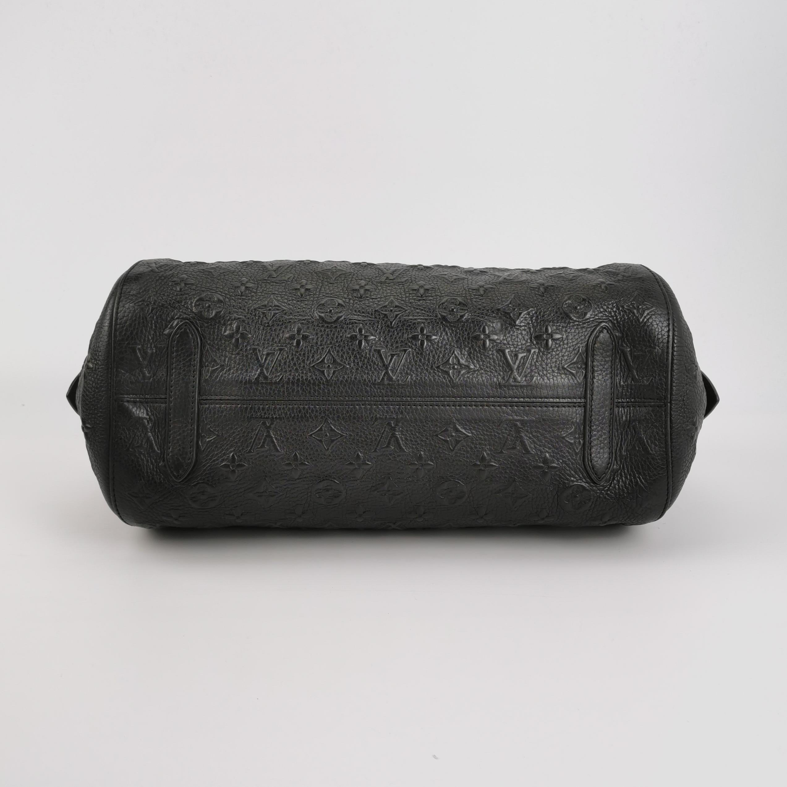 Louis Vuitton Neo Papillon Revelation GM Sac à main en cuir noir avec bandoulière en vente 1