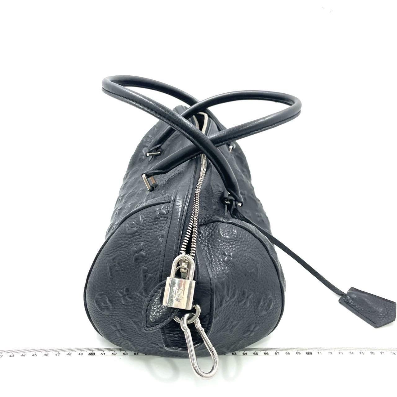 Louis Vuitton Neo Papillon Revelation GM Schwarze Leder Umhängetasche mit Riemen im Angebot 2