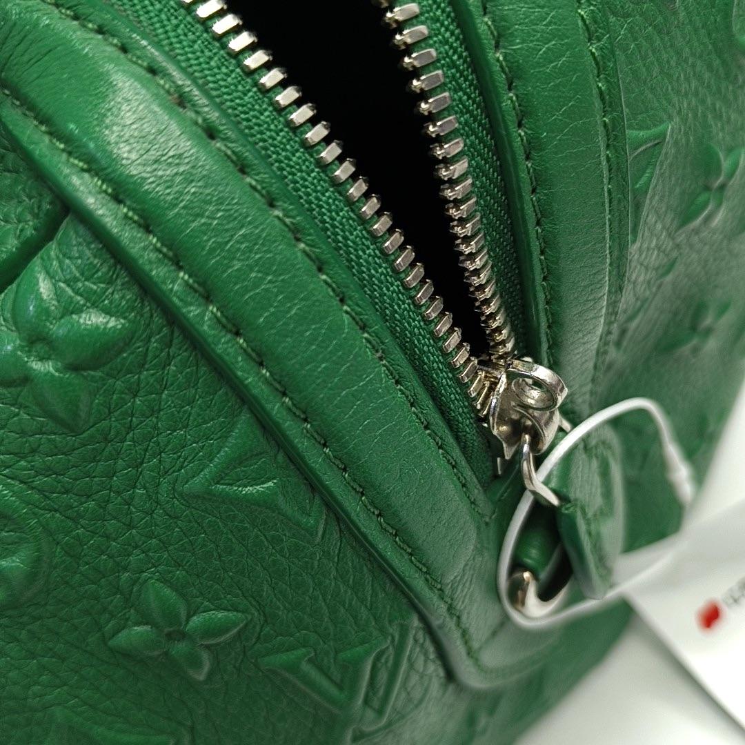 Louis Vuitton Neo Papillon Rivelazione GM Borsa a tracolla in pelle verde con tracolla in vendita 9