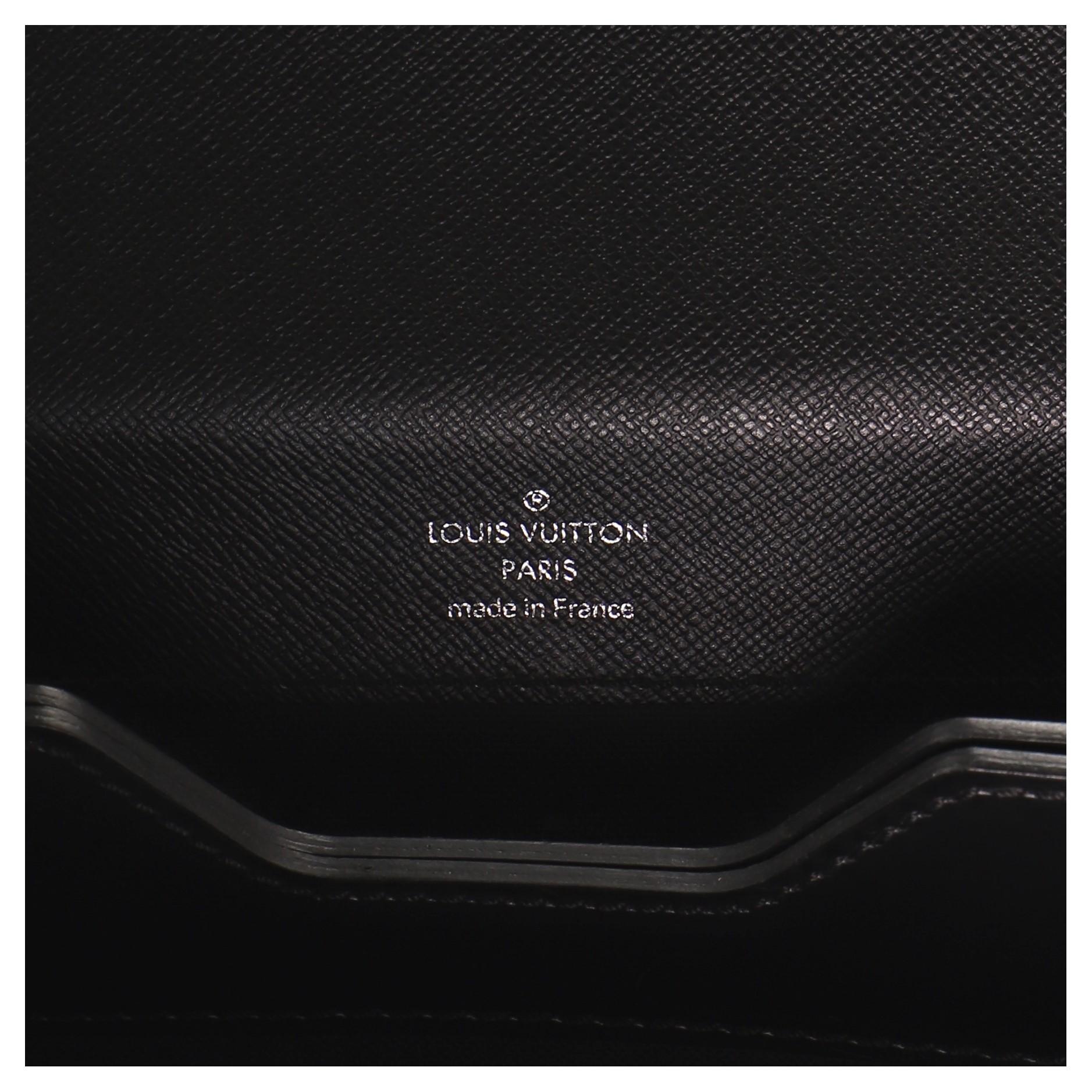 Louis Vuitton Neo Robusto 2 Briefcase Taiga Leather 1