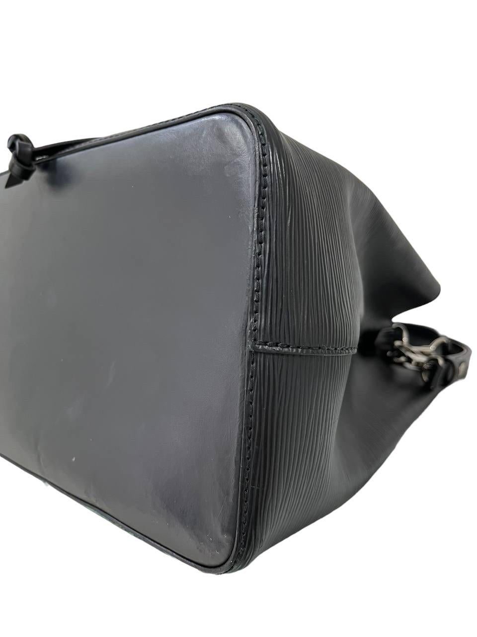Louis Vuitton NèoNoè Black Epi Leather Top Shoulder Bag 6