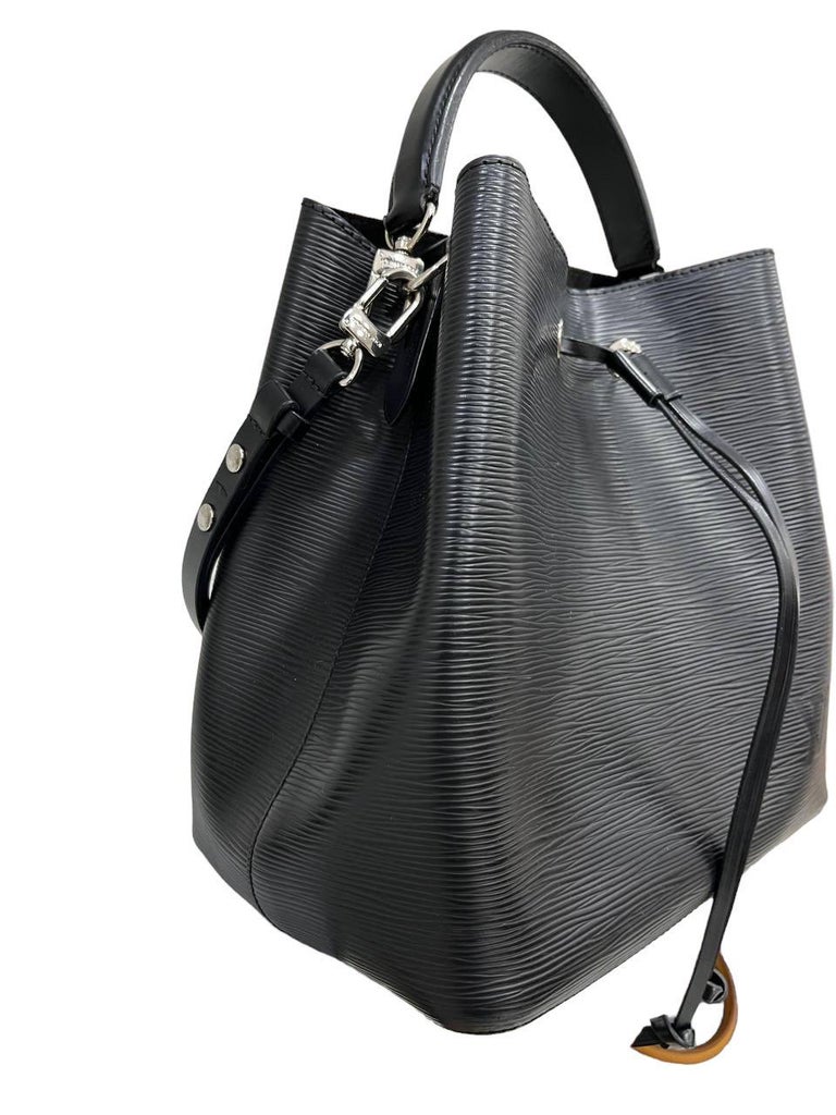 Louis Vuitton NèoNoè Black Epi Leather Top Shoulder Bag For Sale at 1stDibs