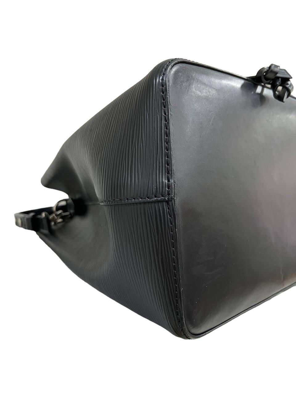 Louis Vuitton NèoNoè Black Epi Leather Top Shoulder Bag 4
