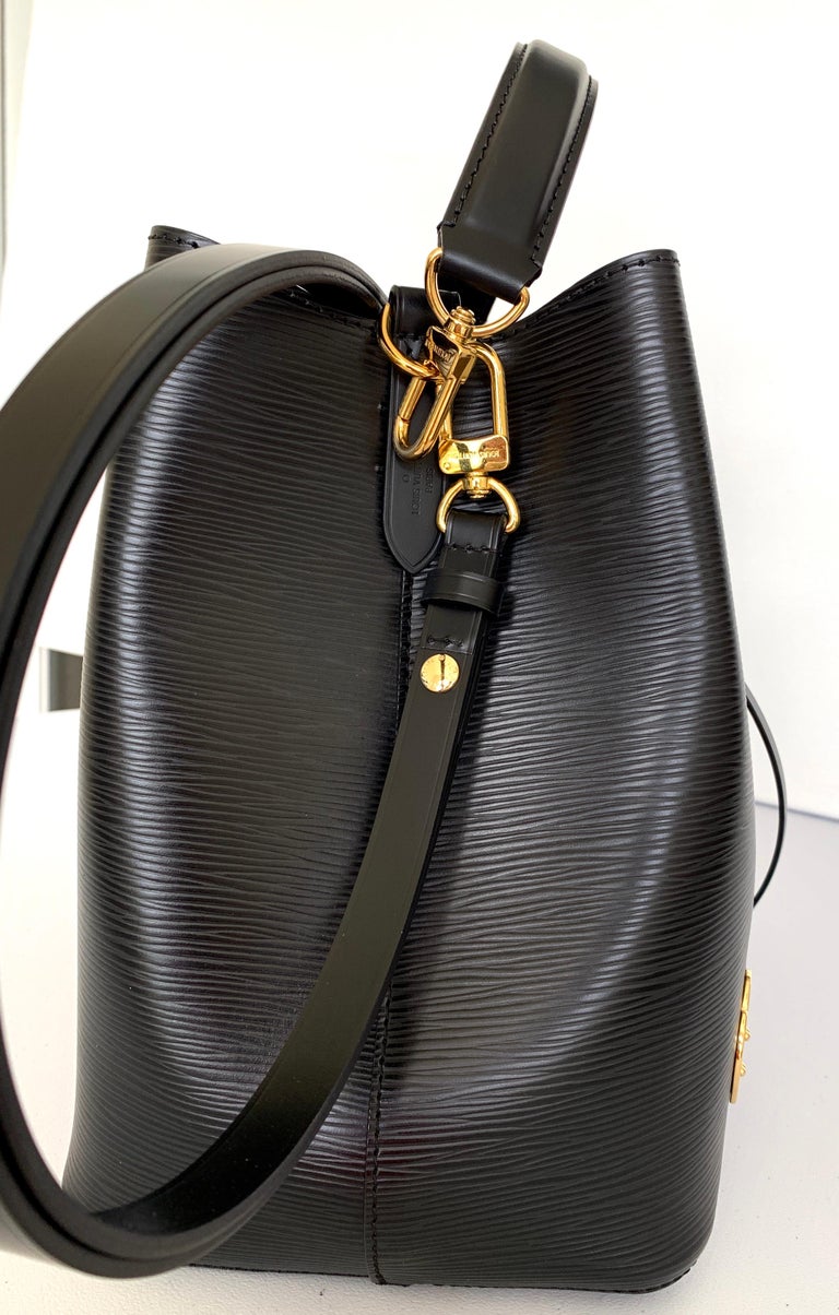 Louis Vuitton Monogram NeoNoe MM - Brown Bucket Bags, Handbags - LOU682632
