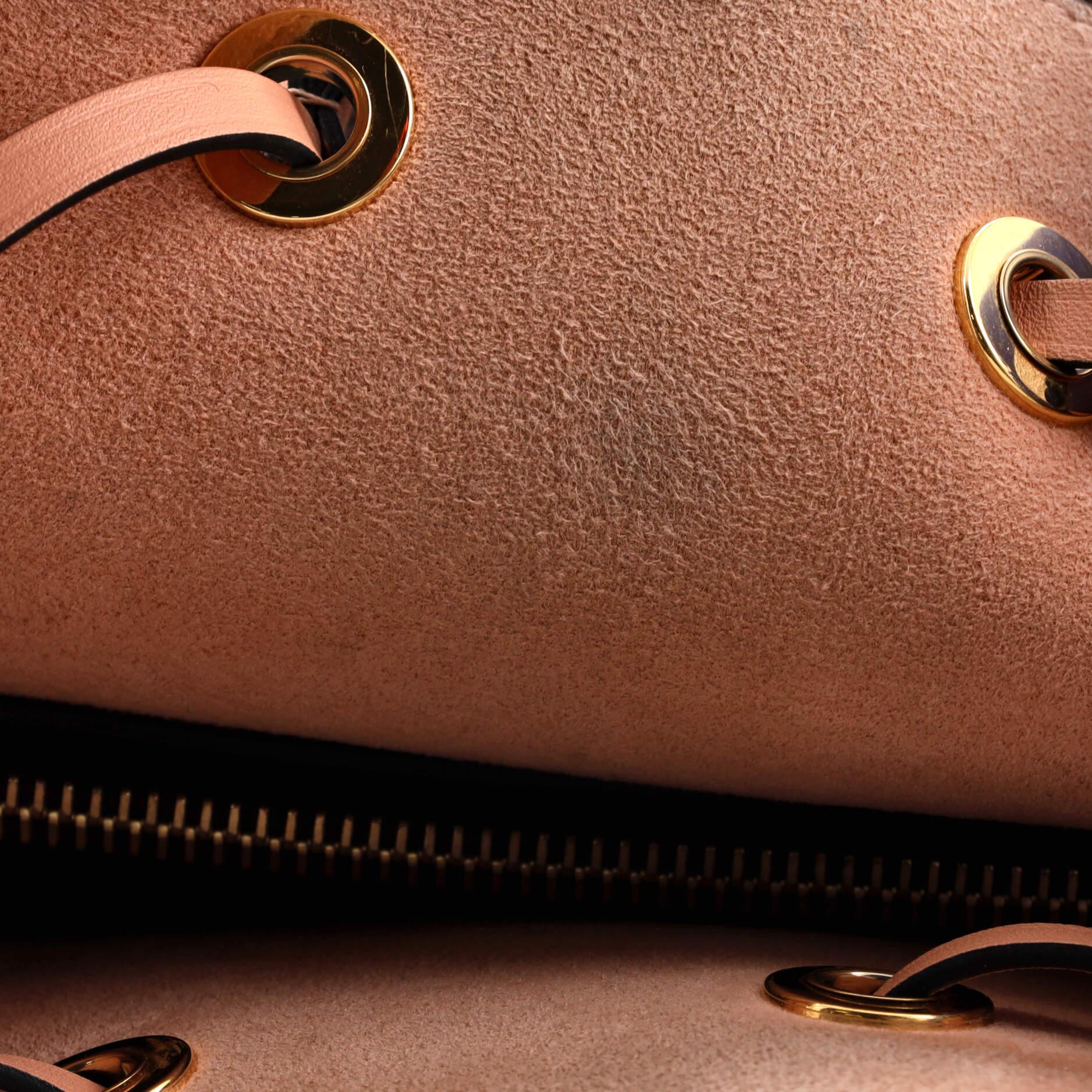 Louis Vuitton NeoNoe Handbag Damier MM For Sale 3
