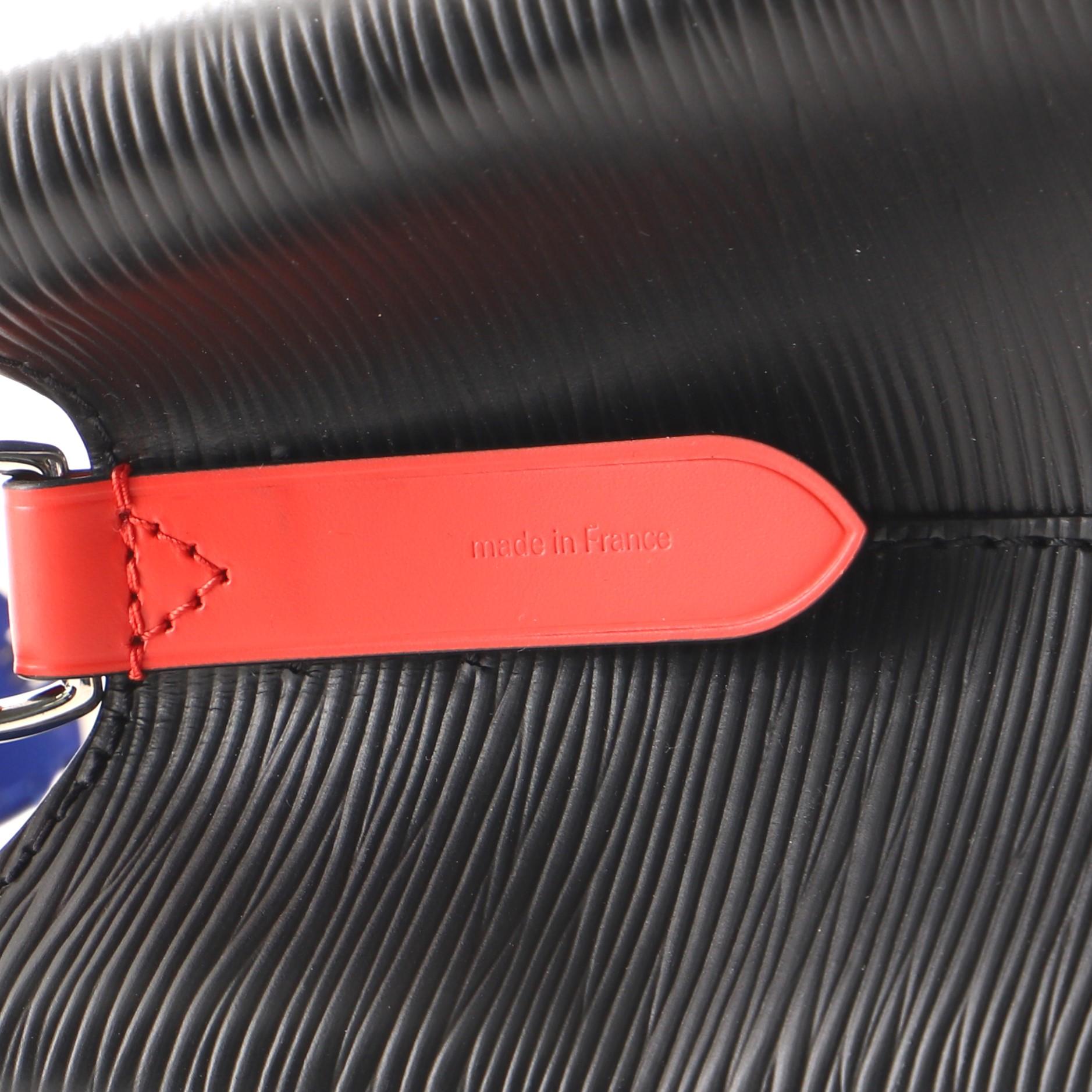 Louis Vuitton NeoNoe Handbag Epi Leather BB In Good Condition In NY, NY