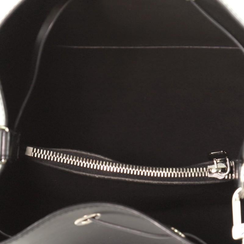 Louis Vuitton NeoNoe Handbag Epi Leather In Good Condition In NY, NY
