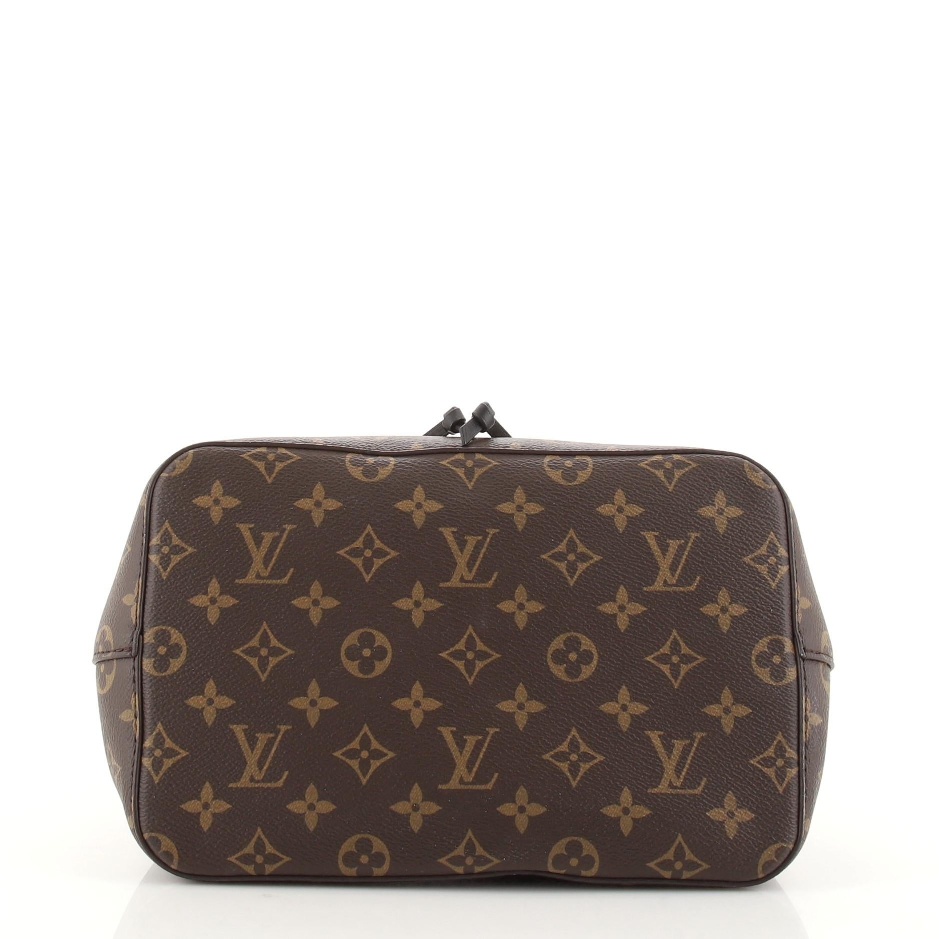 Louis Vuitton NeoNoe Handbag Monogram Canvas MM In Good Condition In NY, NY