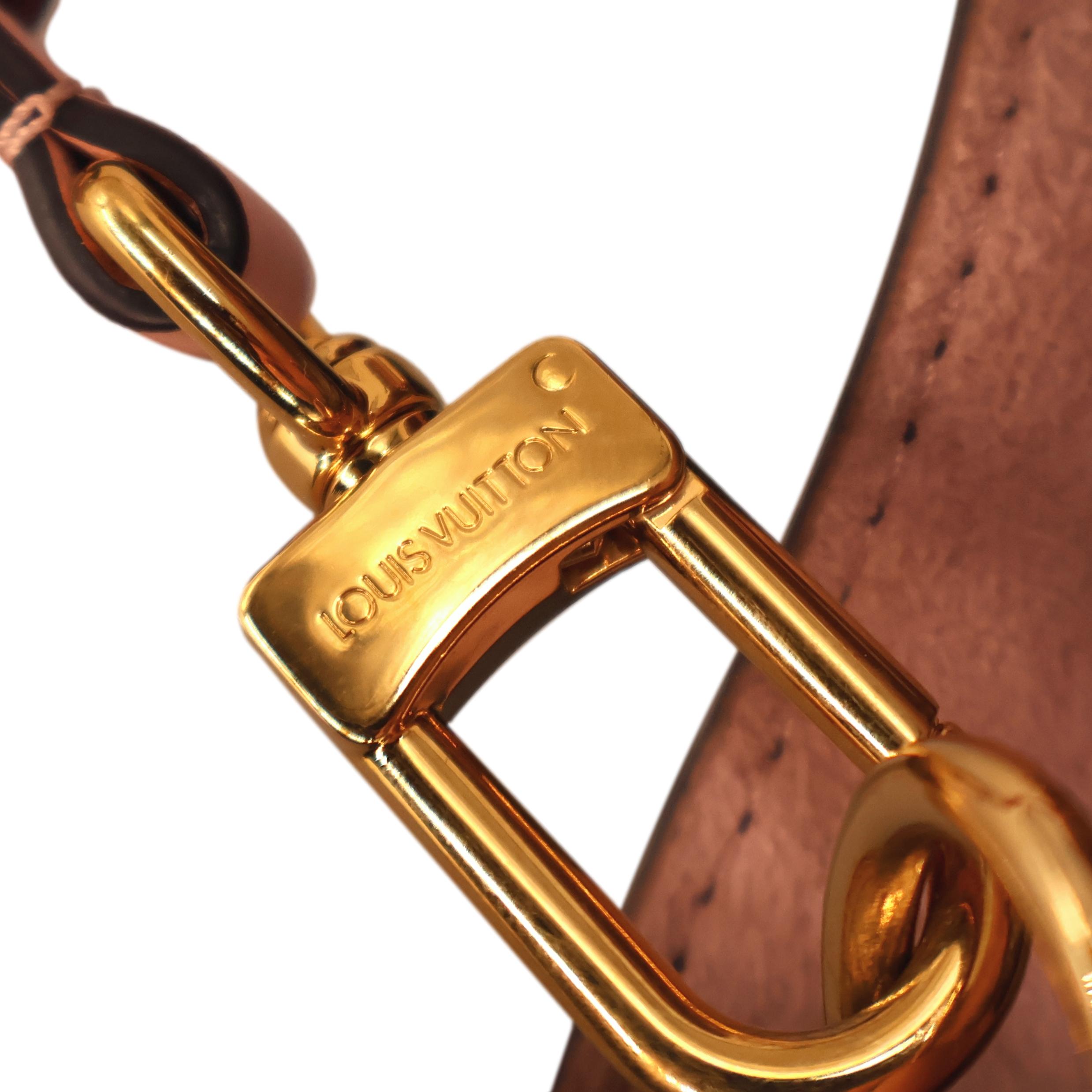 Louis Vuitton “NéoNoé” Monogram Rose Poudre Leather Shoulder Bucket Bag, 2017. For Sale 2