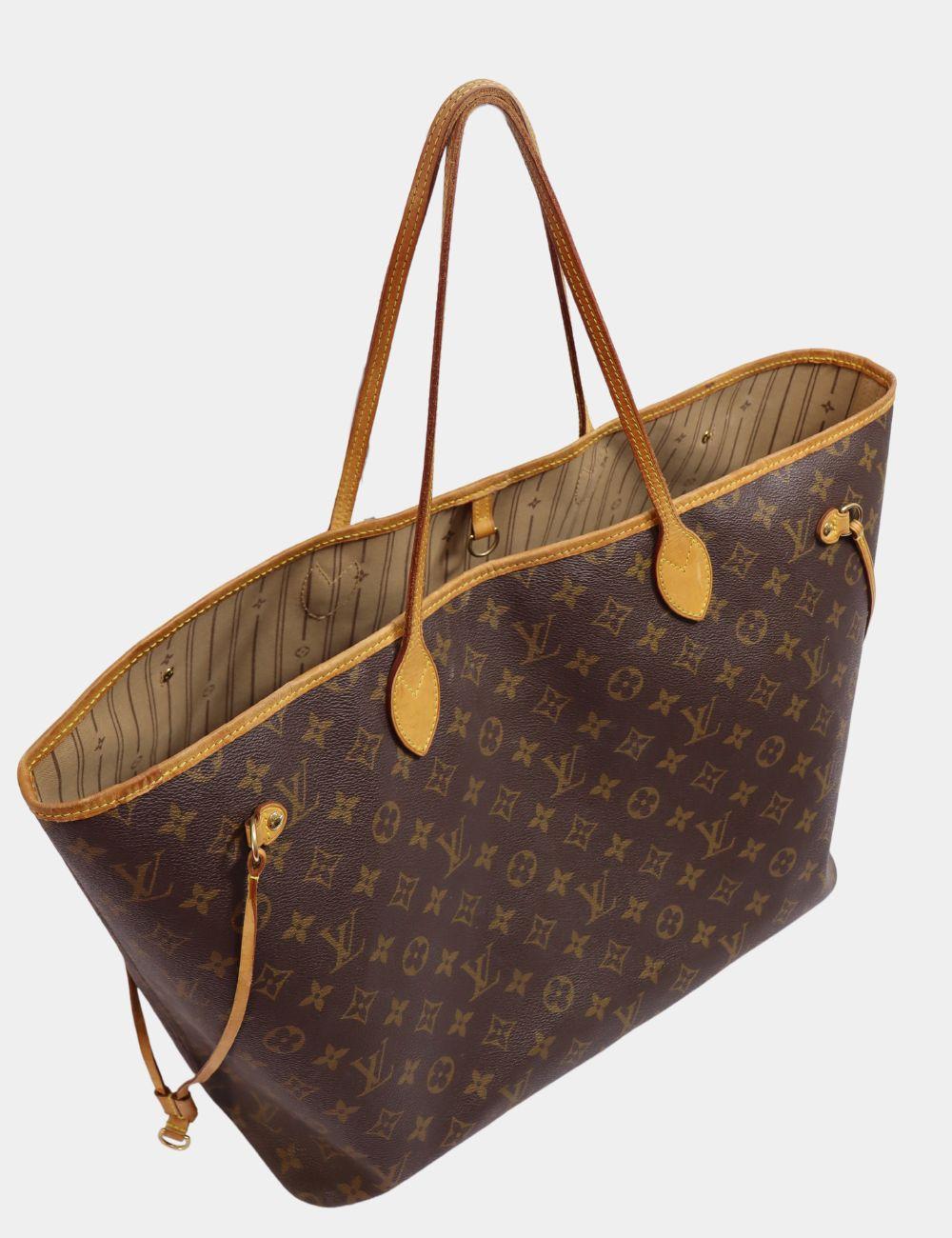 Louis Vuitton Neverfull GM, Features two leather handles for shoulder, 4 side laces and one interior pocket.

Material: Leather
Hardware: Gold
Height: 33cm
Width: 39.5cm
Depth: 19cm
Handle Drop: 21cm
Overall condition: Good
Interior condition: Signs
