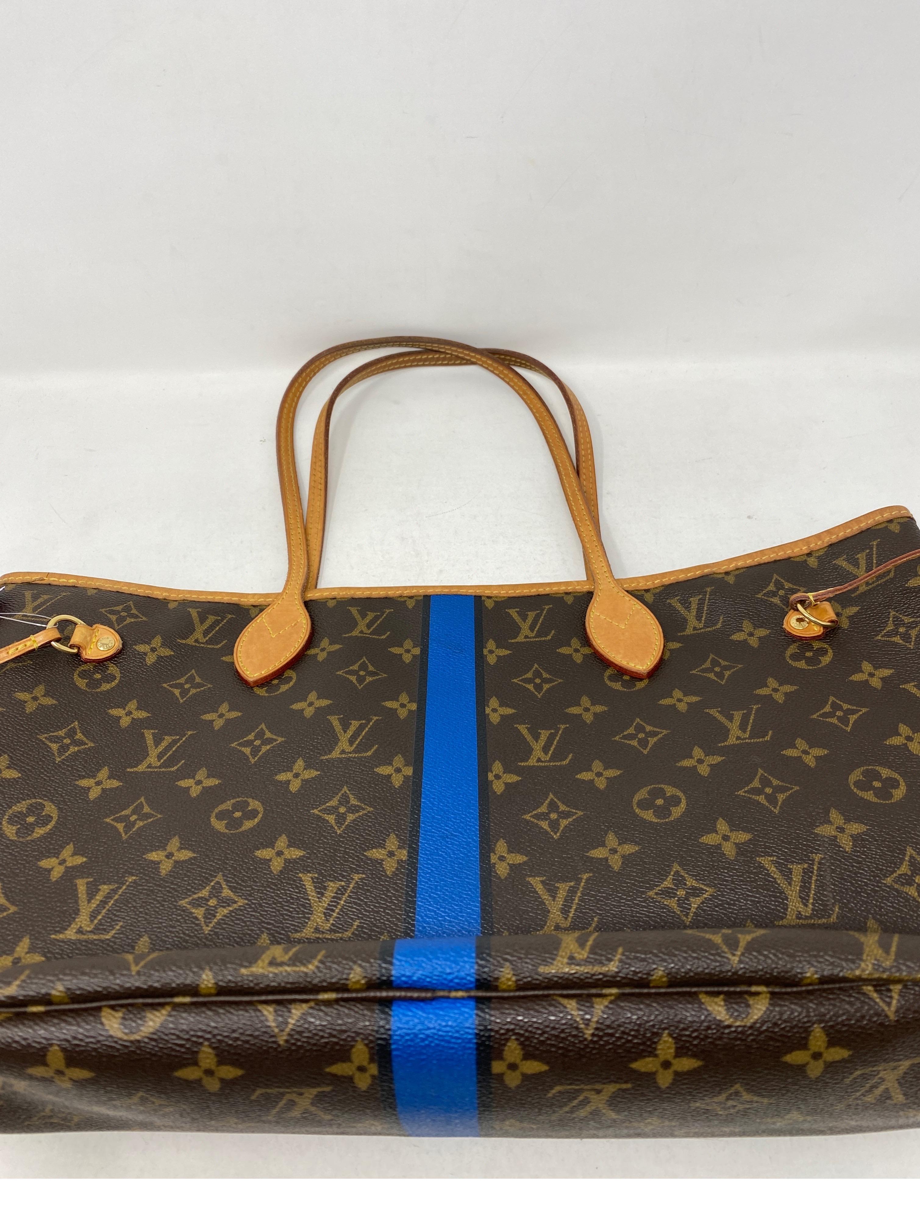 Louis Vuitton Neverfull MM Bag  3