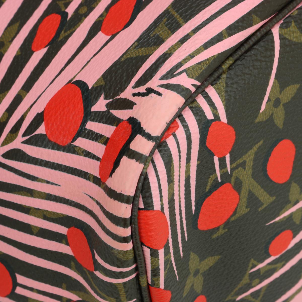 Louis Vuitton Neverfull MM Bag in Monogram Jungle Dots 2016 Limited Edition For Sale 5