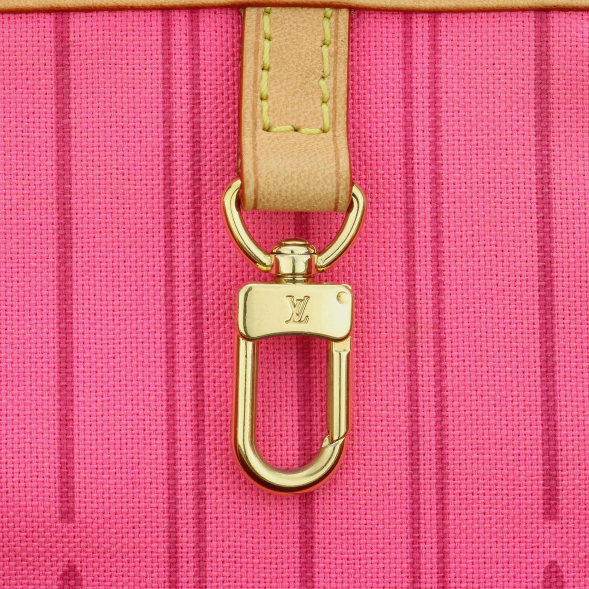 Louis Vuitton Neverfull MM Bag in Monogram Roses 2009 Limited Edition For Sale 12