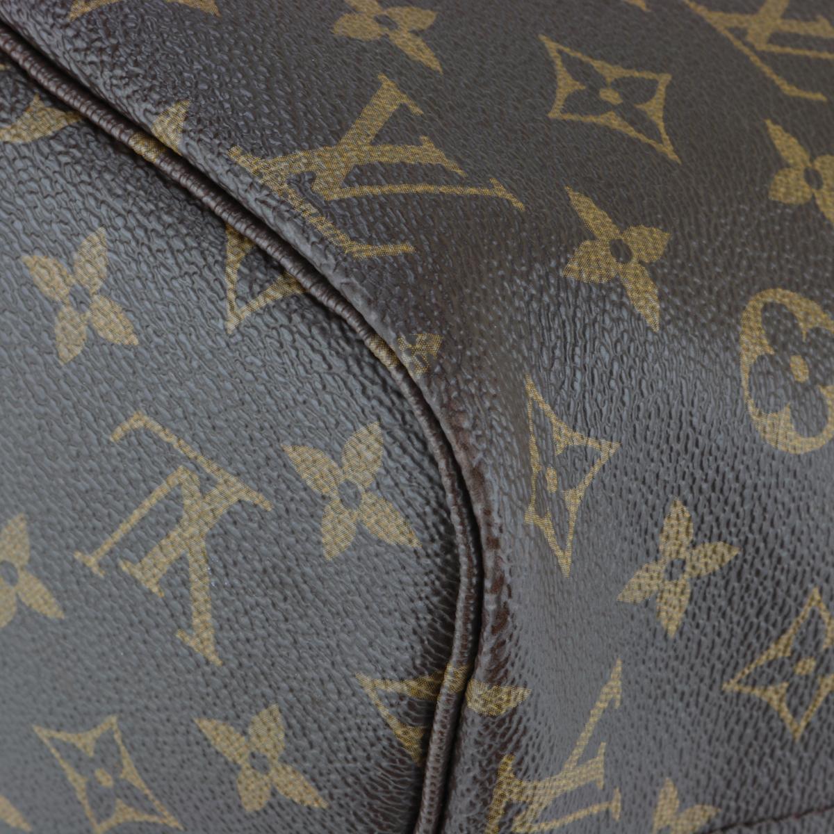 Louis Vuitton Neverfull MM Bag in Monogram with Cherry Red Interior 2019 For Sale 6