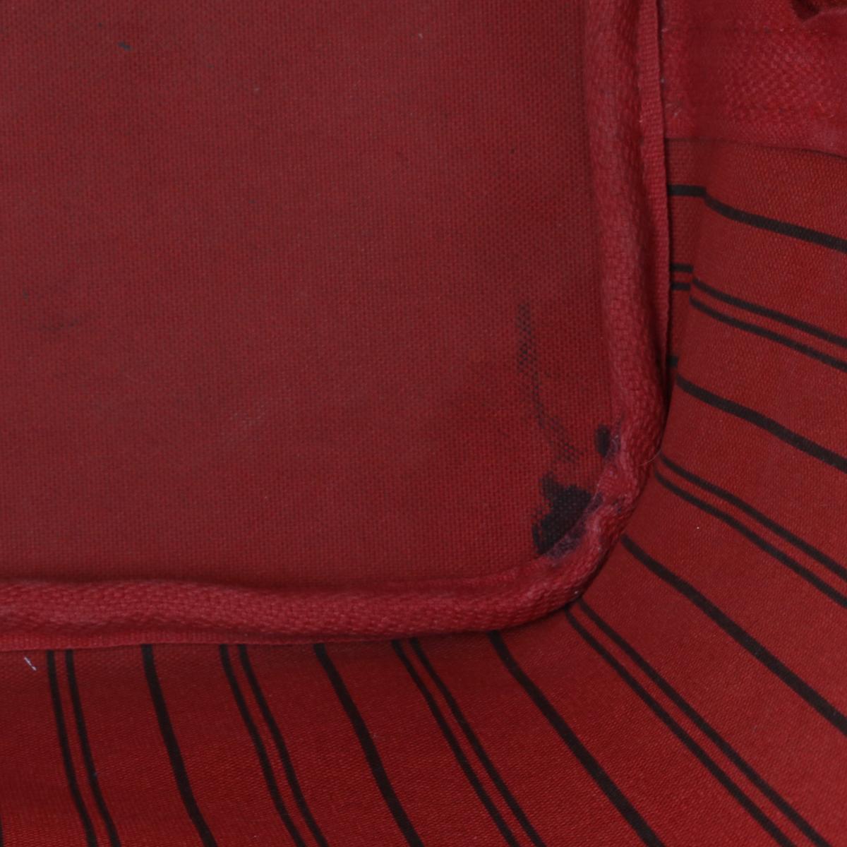 Louis Vuitton Neverfull MM Bag in Monogram with Cherry Red Interior 2019 For Sale 10