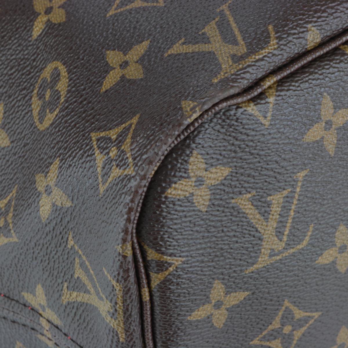 Louis Vuitton Neverfull MM Bag in Monogram with Cherry Red Interior 2019 For Sale 2