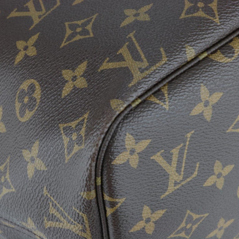 Louis Vuitton, Bags, Authentic Louis Vuitton Neverfull Mm With Pivione  Interior