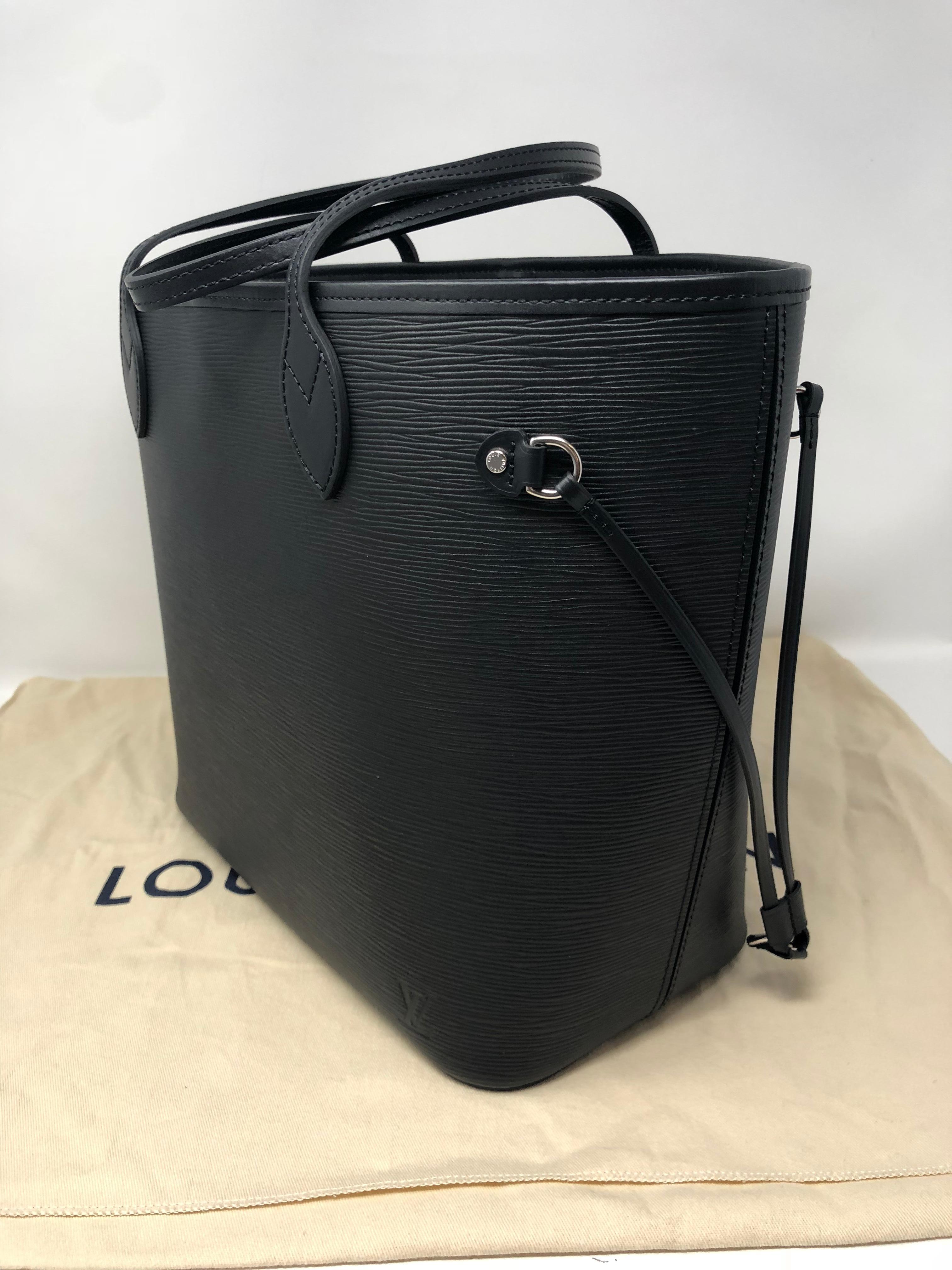 Louis Vuitton Neverfull MM Black Epi 4