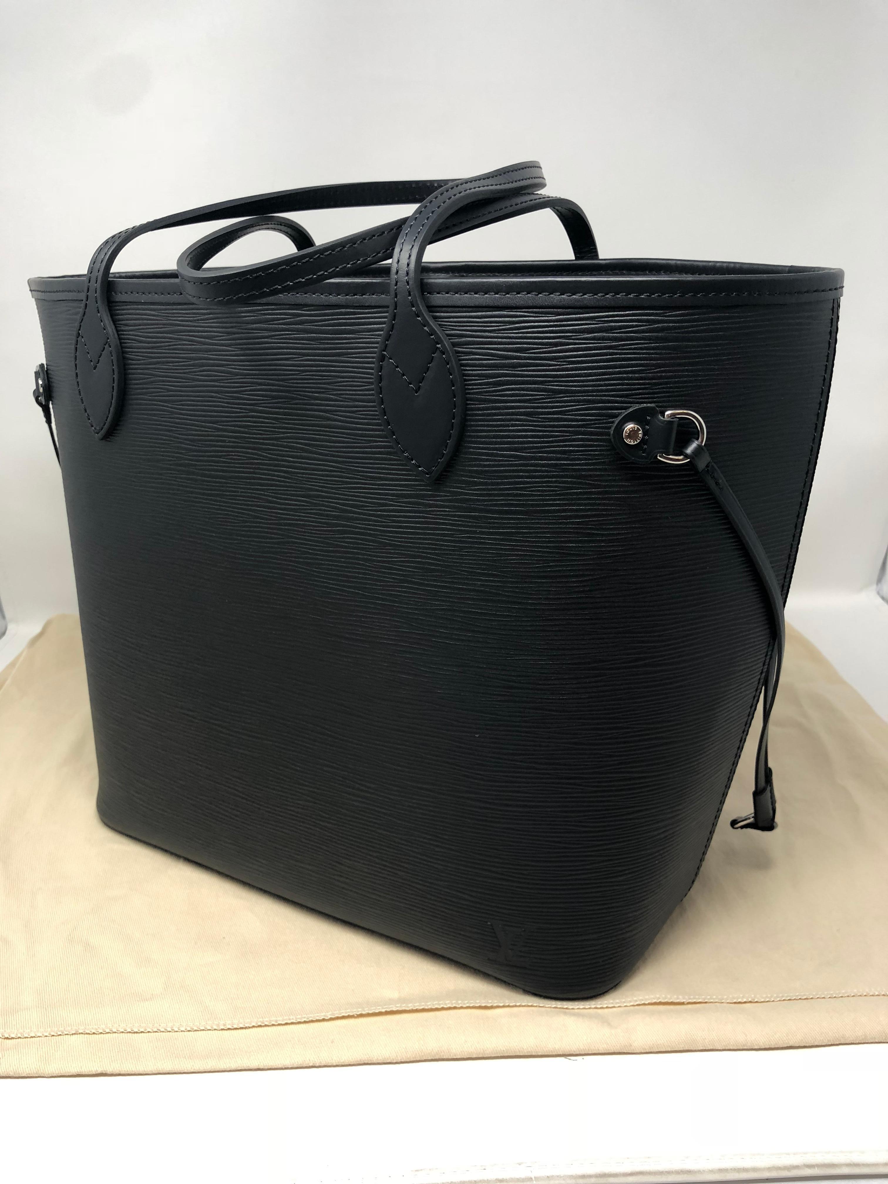 Louis Vuitton Neverfull MM Black Epi 5